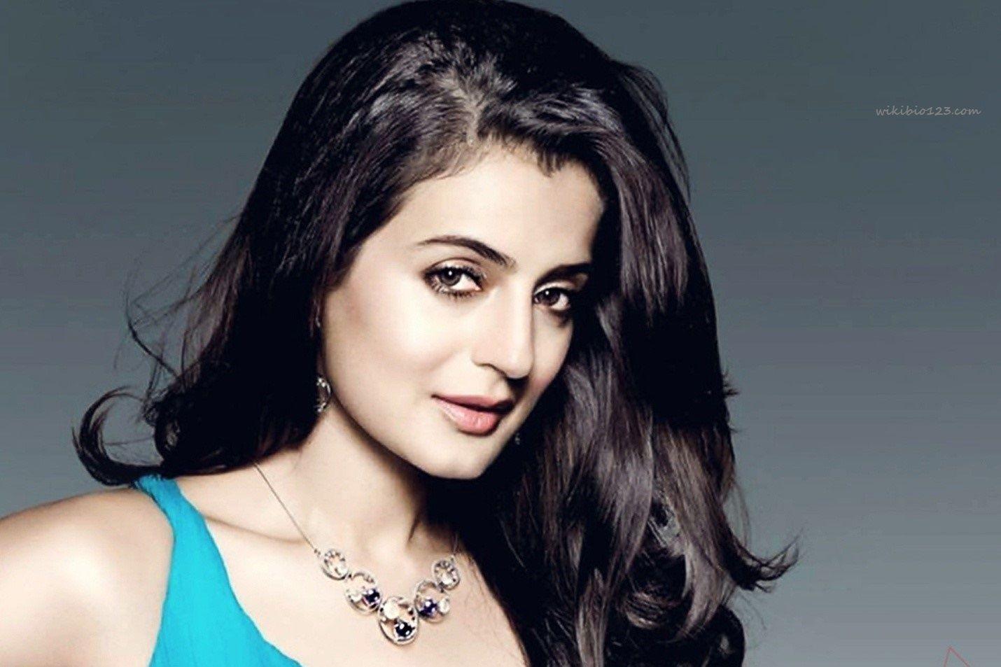 1430x953 Ameesha Patel wiki Bio Age Figure size Height HD Image