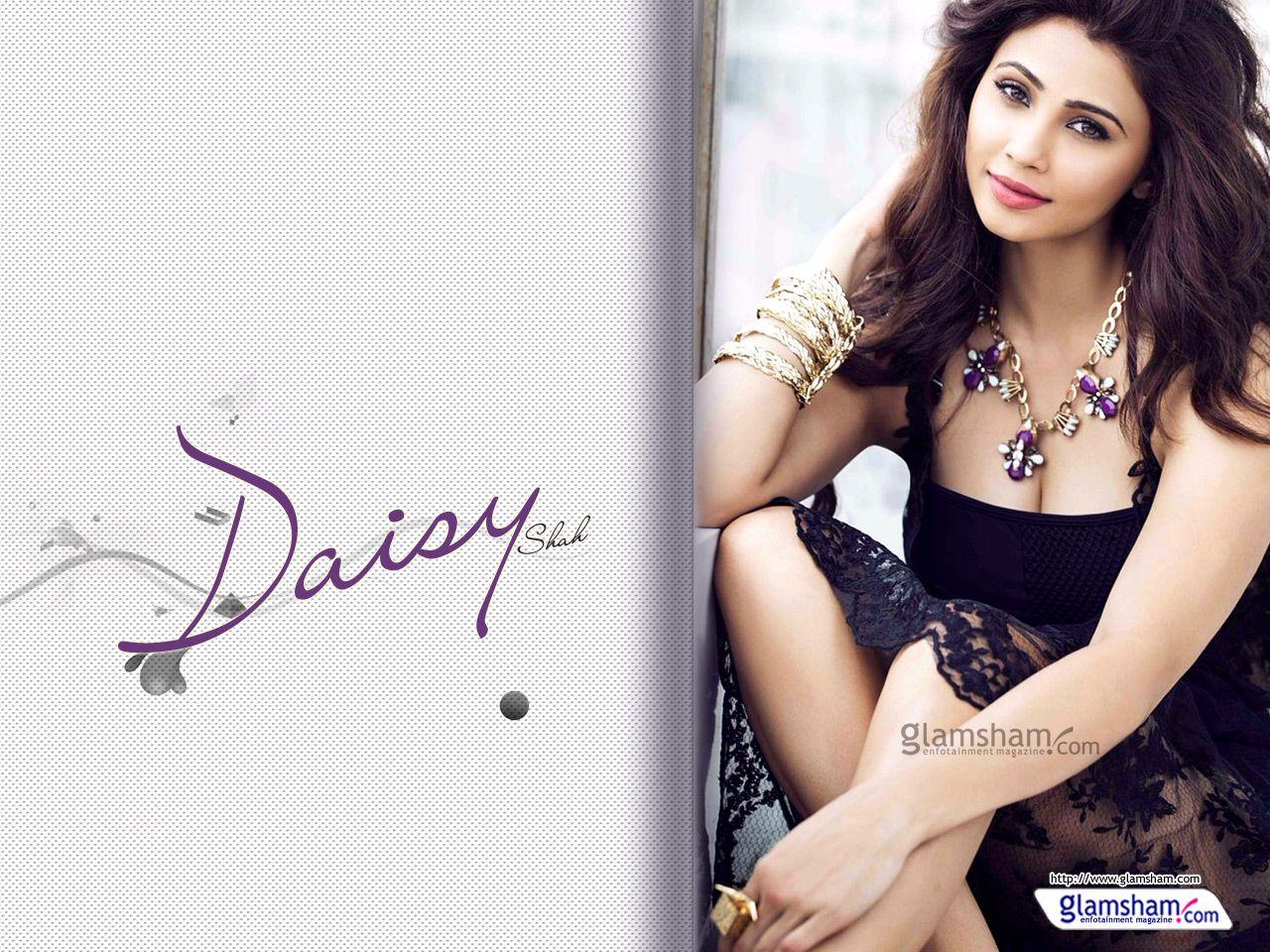 1280x960 Daisy Shah high resolution image 100932