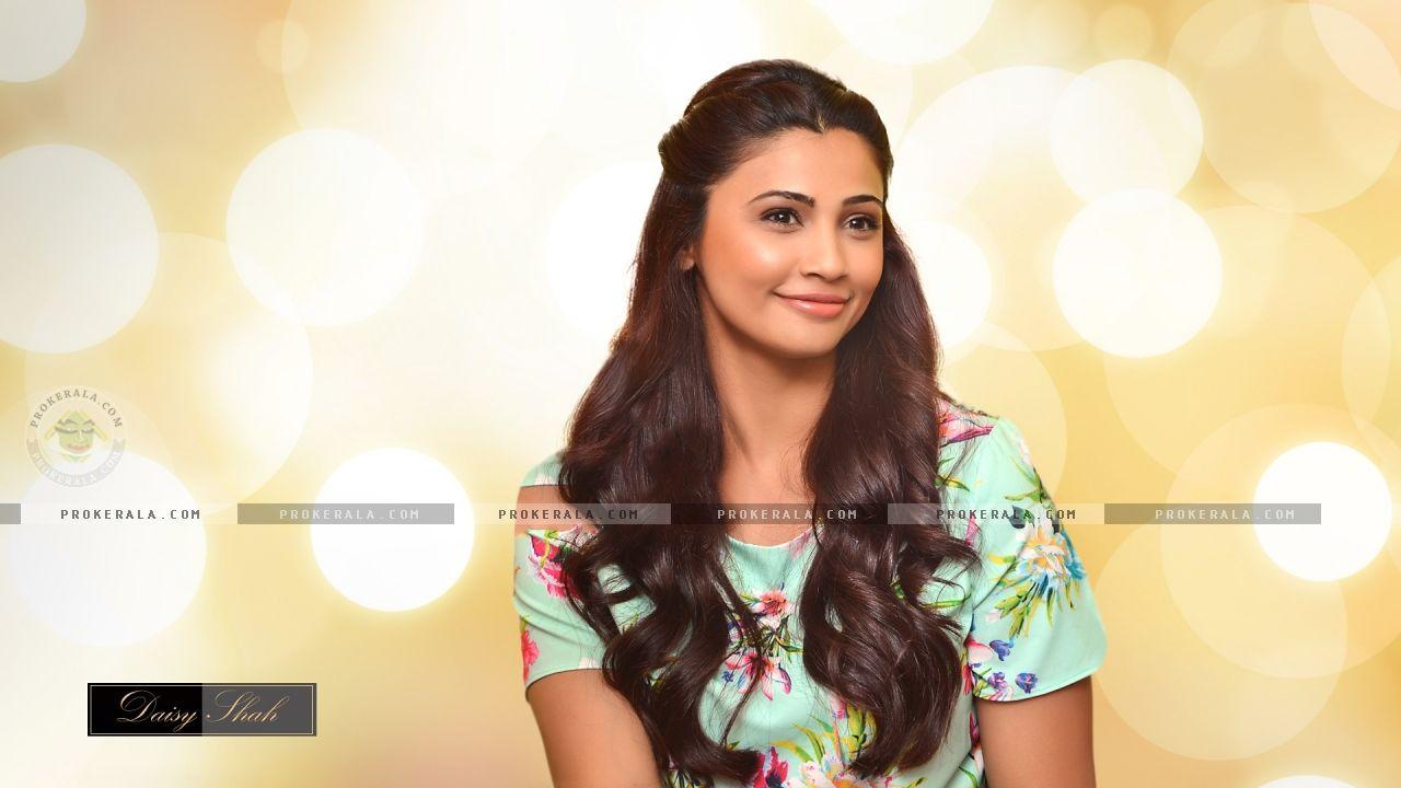 1280x720 Daisy Shah Wallpaper. Daisy Shah Pics & Photo Gallery