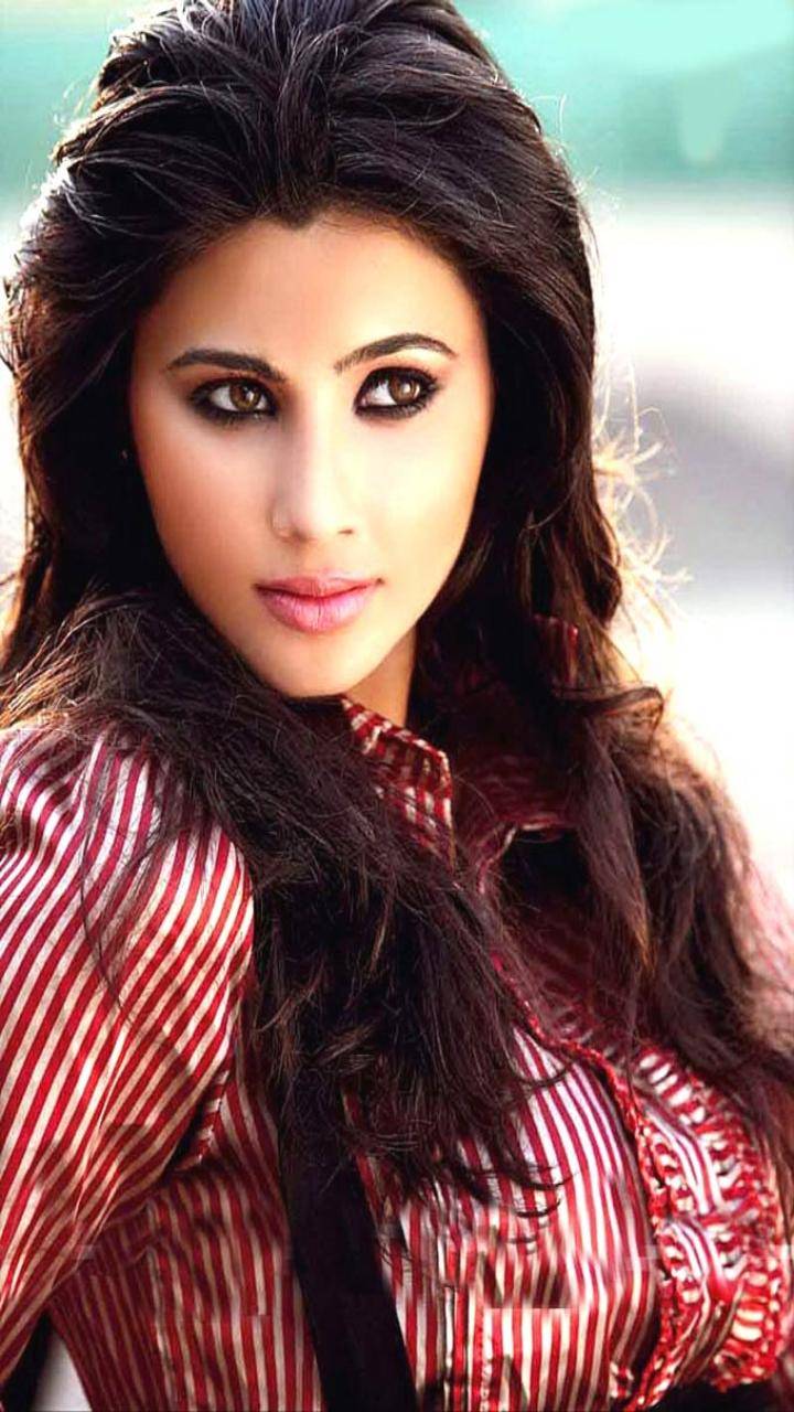 720x1280 daisy shah Wallpaper