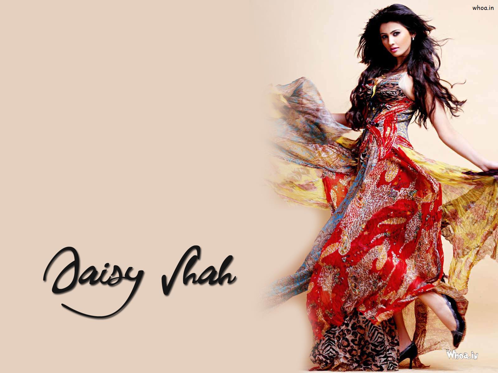 1600x1200 Daisy Shah In Colorful Dress HD Wallpaper