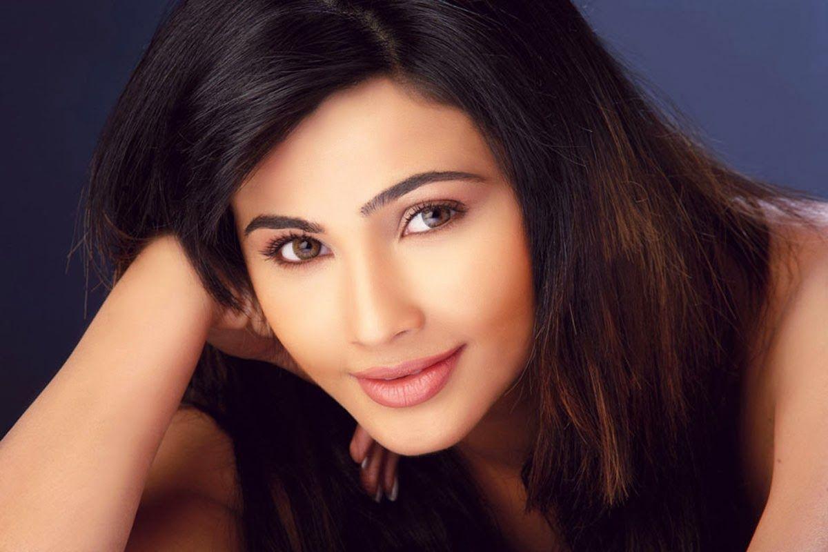 1200x800 Free download Daisy Shah HD Pics Download TV Biography