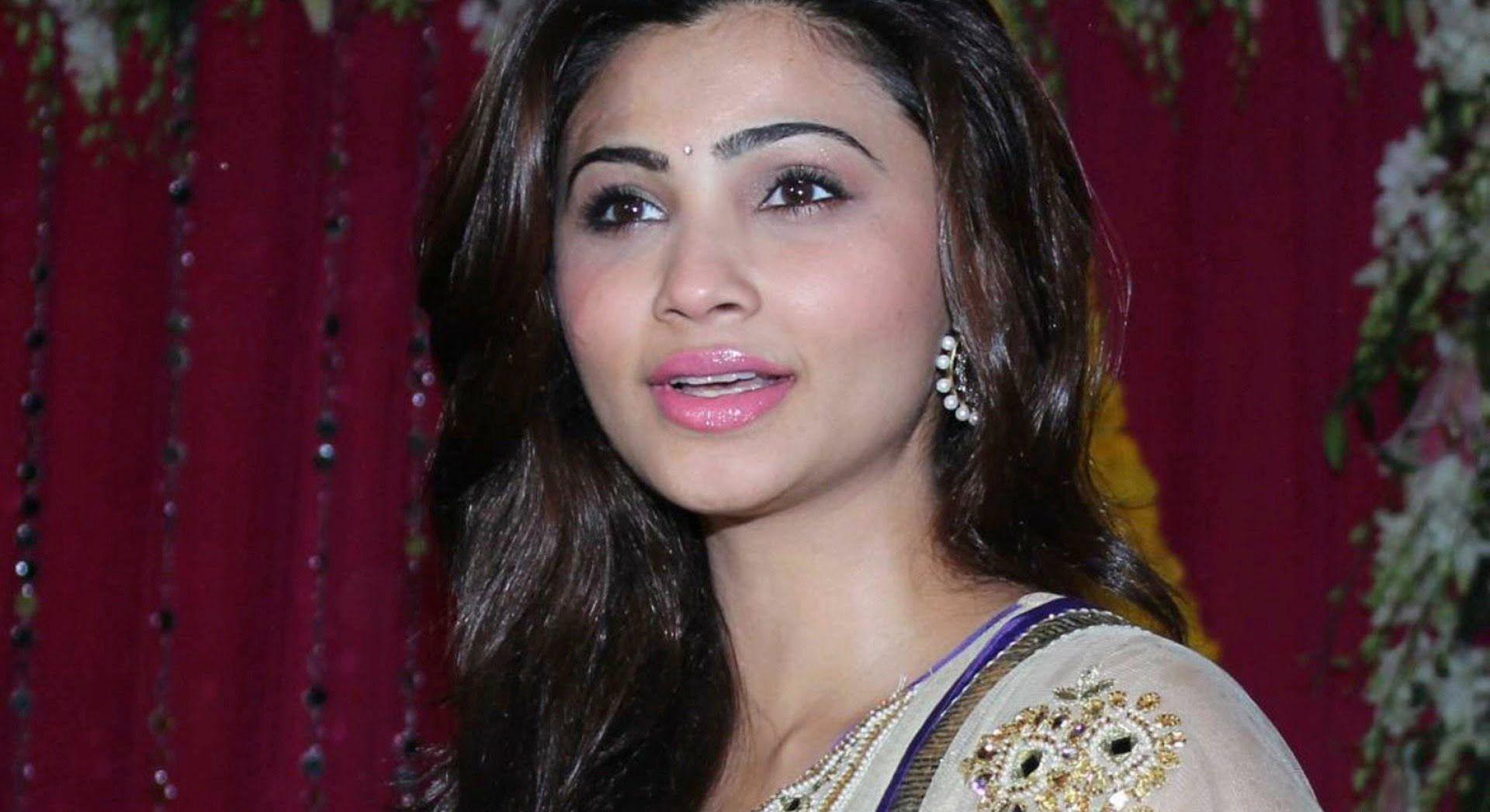 1920x1047 Daisy Shah Wallpaper 13 X 1047