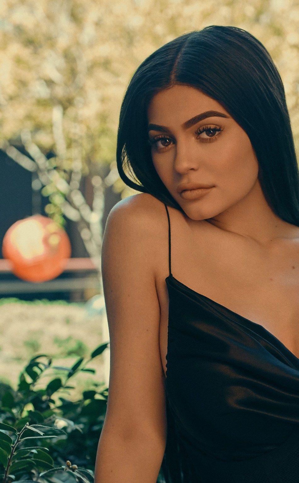 950x1534 Kylie Jenner iPhone 4k Wallpaper Jenner, HD