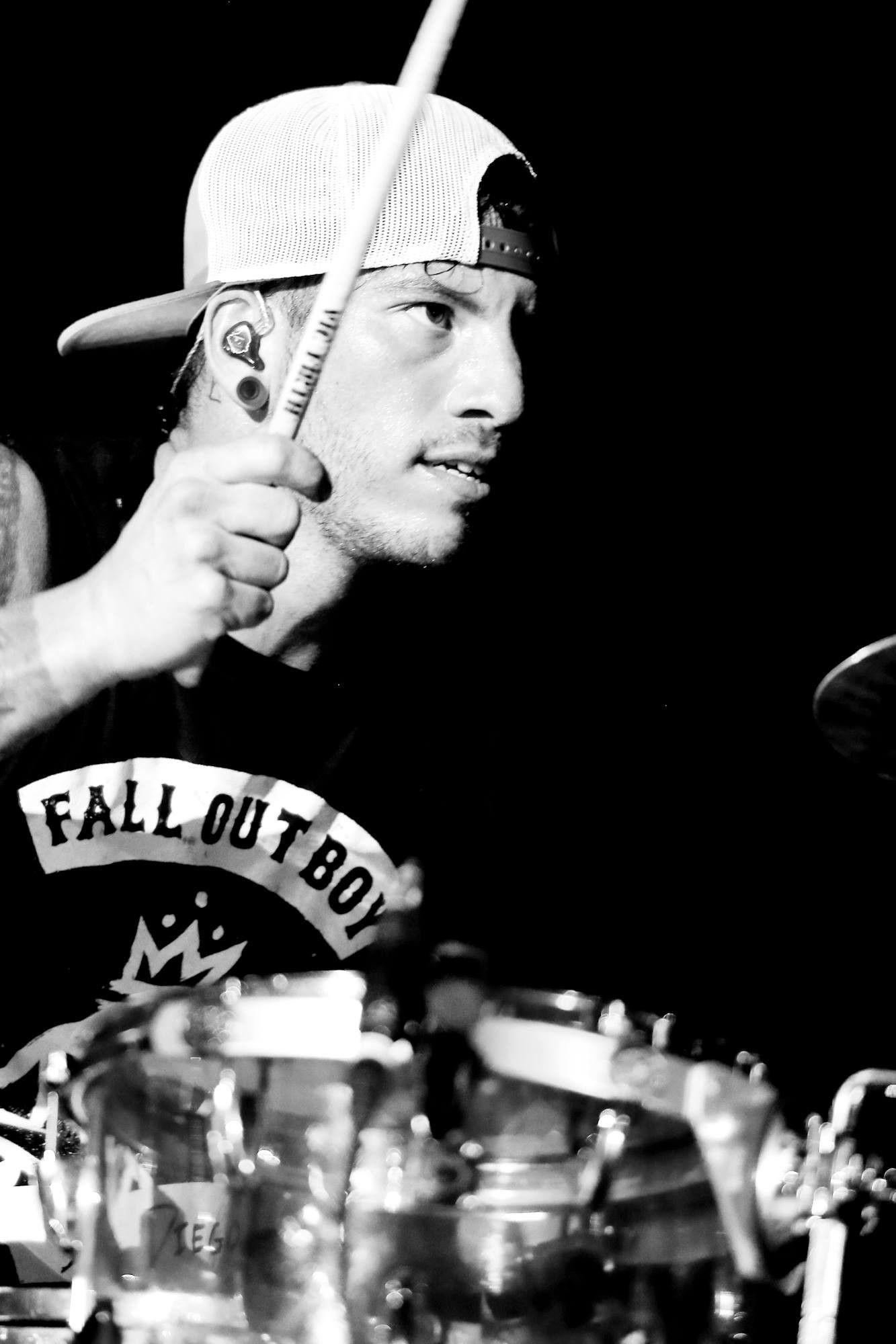 1333x2000 Josh Dun Wallpaper