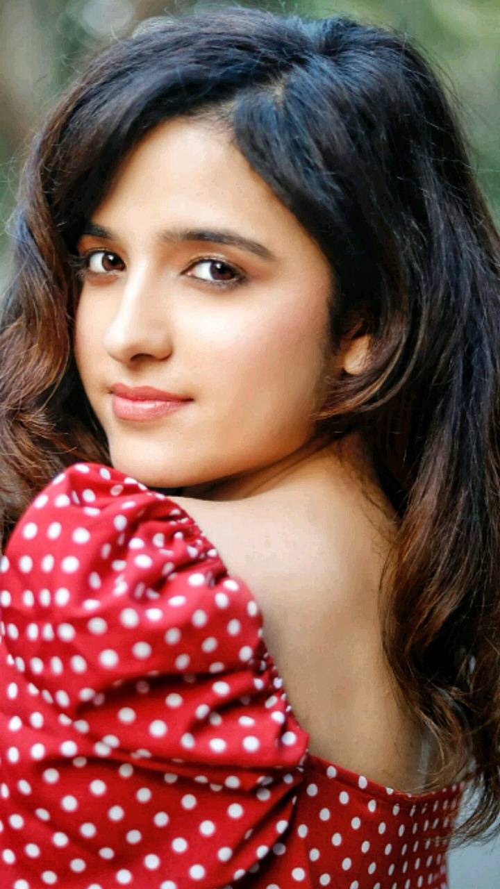 720x1280 Shirley Setia wallpaper