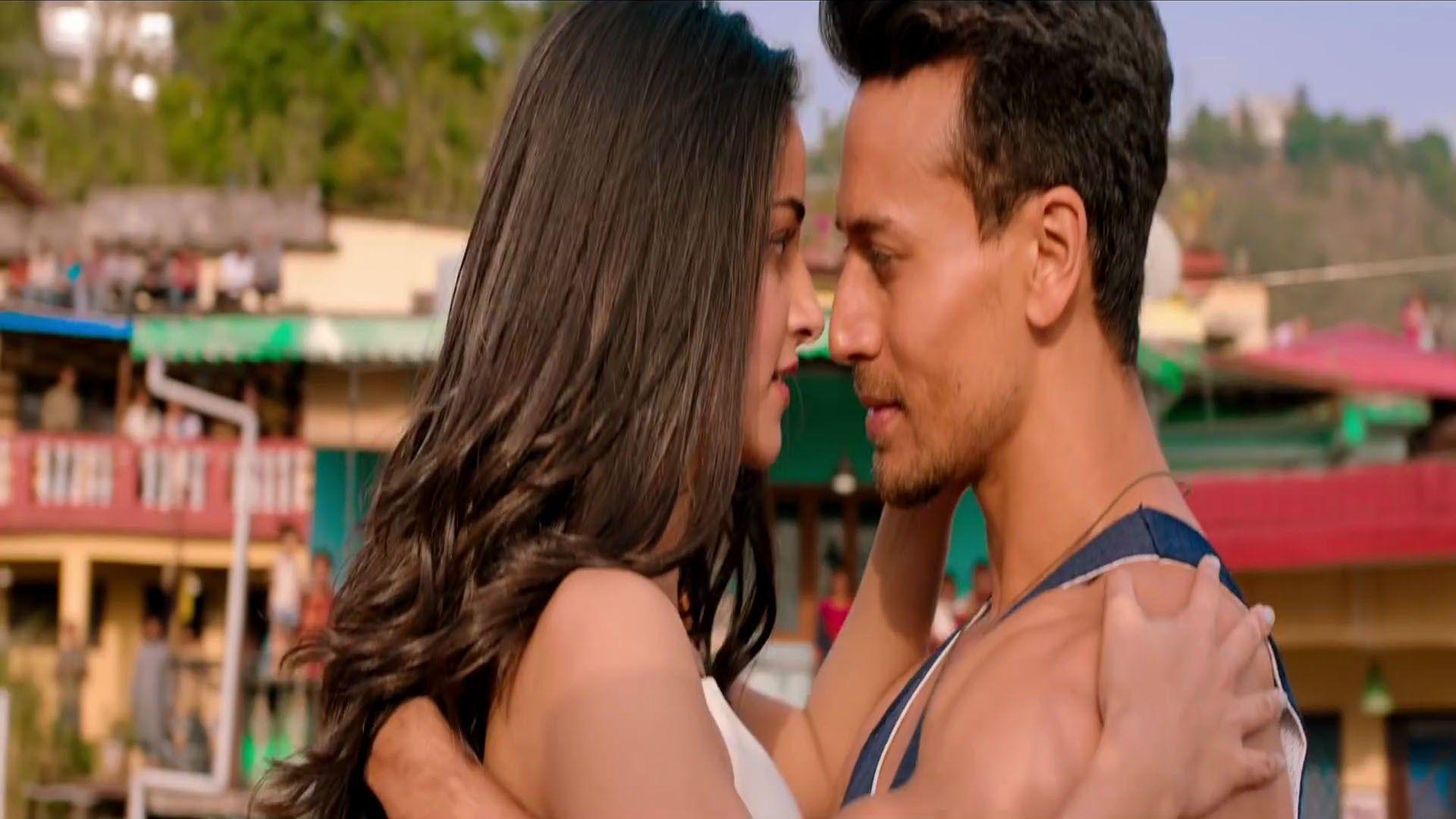 1920x1080 Tiger Shroff Romance with Actress in Movie Student