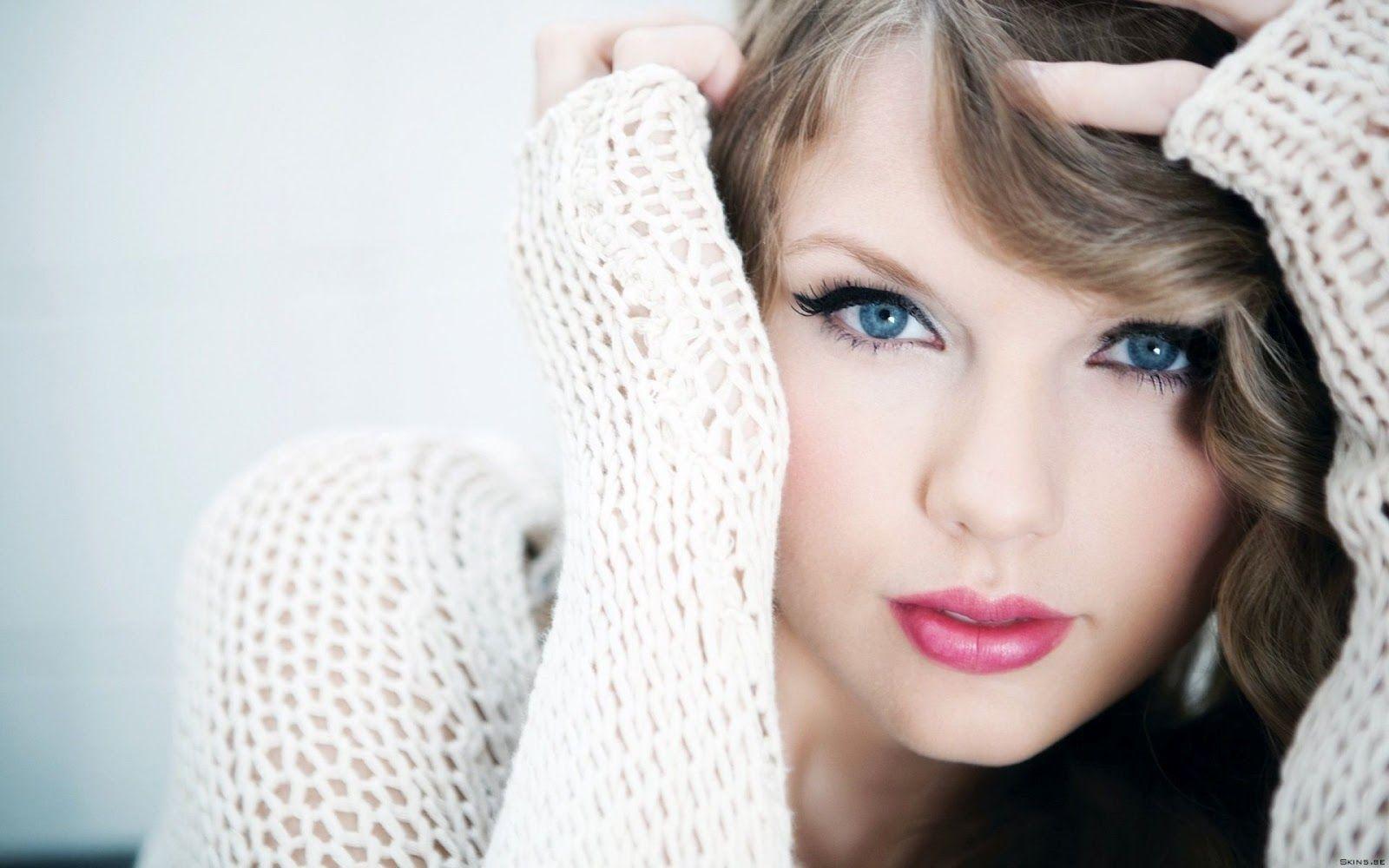 1600x1000 Most Beautiful Women HD Wallpaper