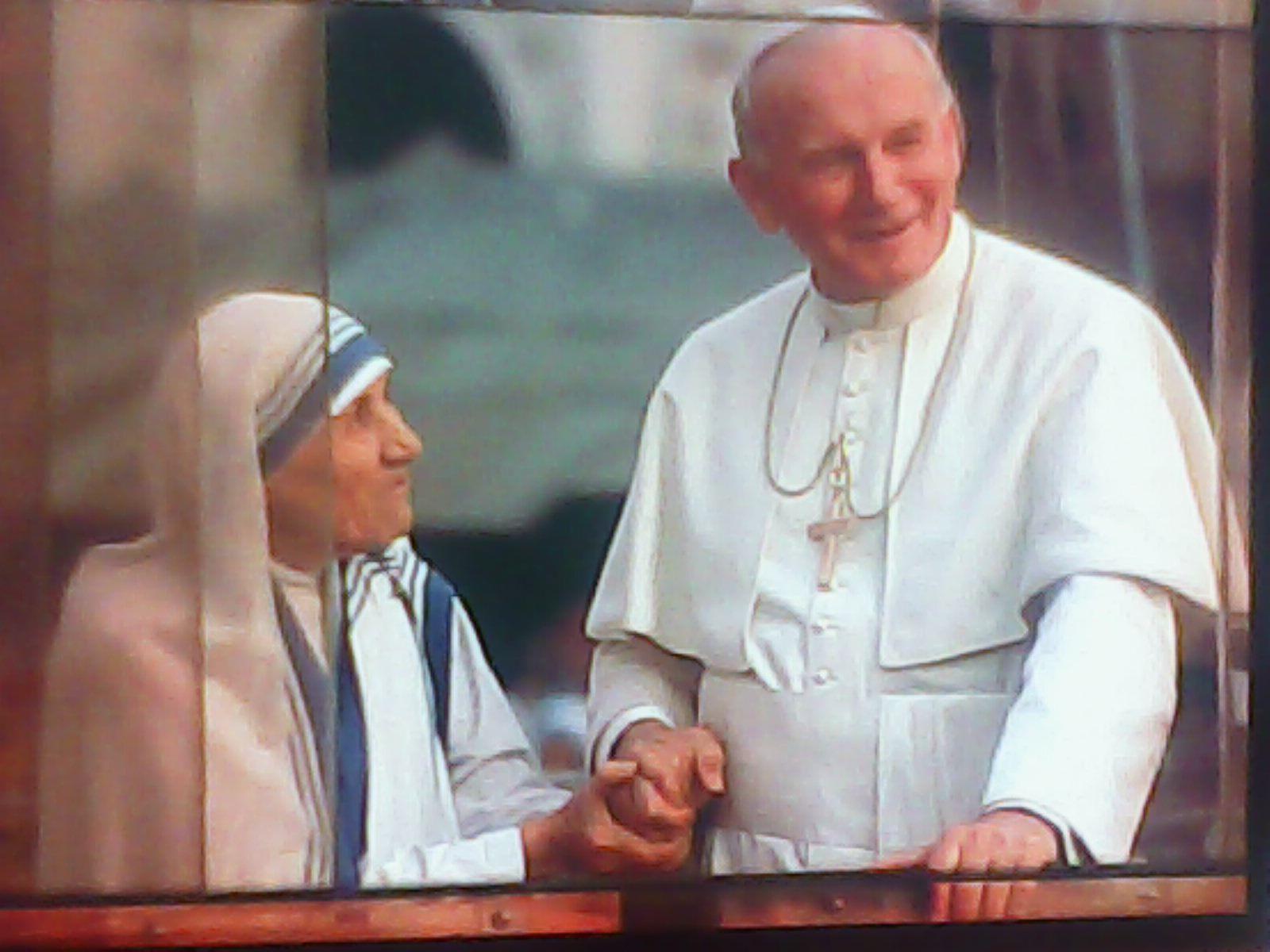 1600x1200 DNA Success: BEATUS : Embracing the holiness of Blessed John