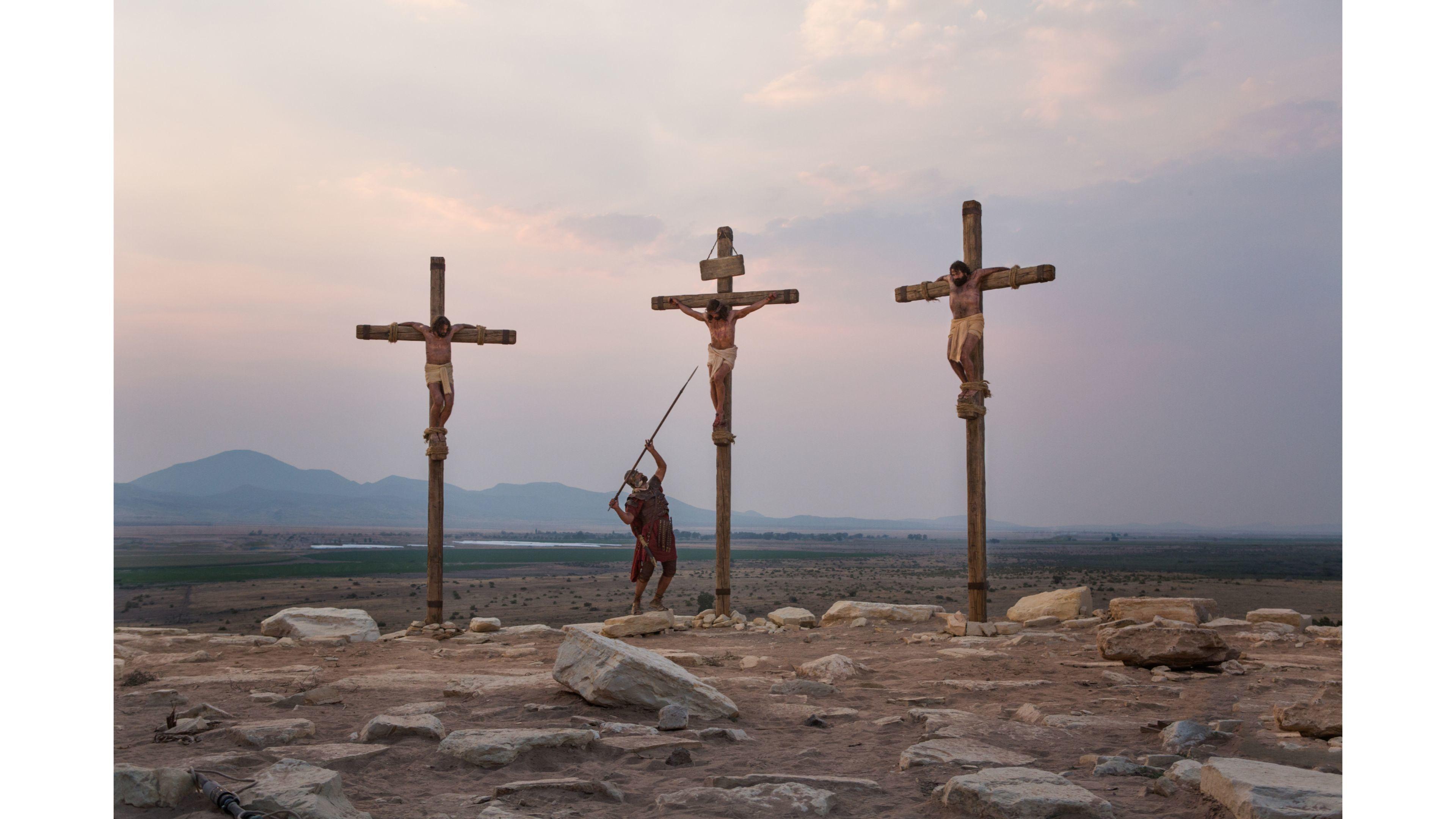 3840x2160 Crucifix Wallpaper
