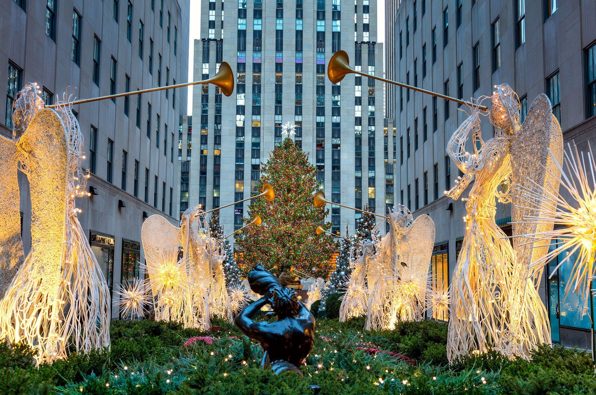 2048x1360 Rockefeller Christmas Tree 2018 Wallpaper