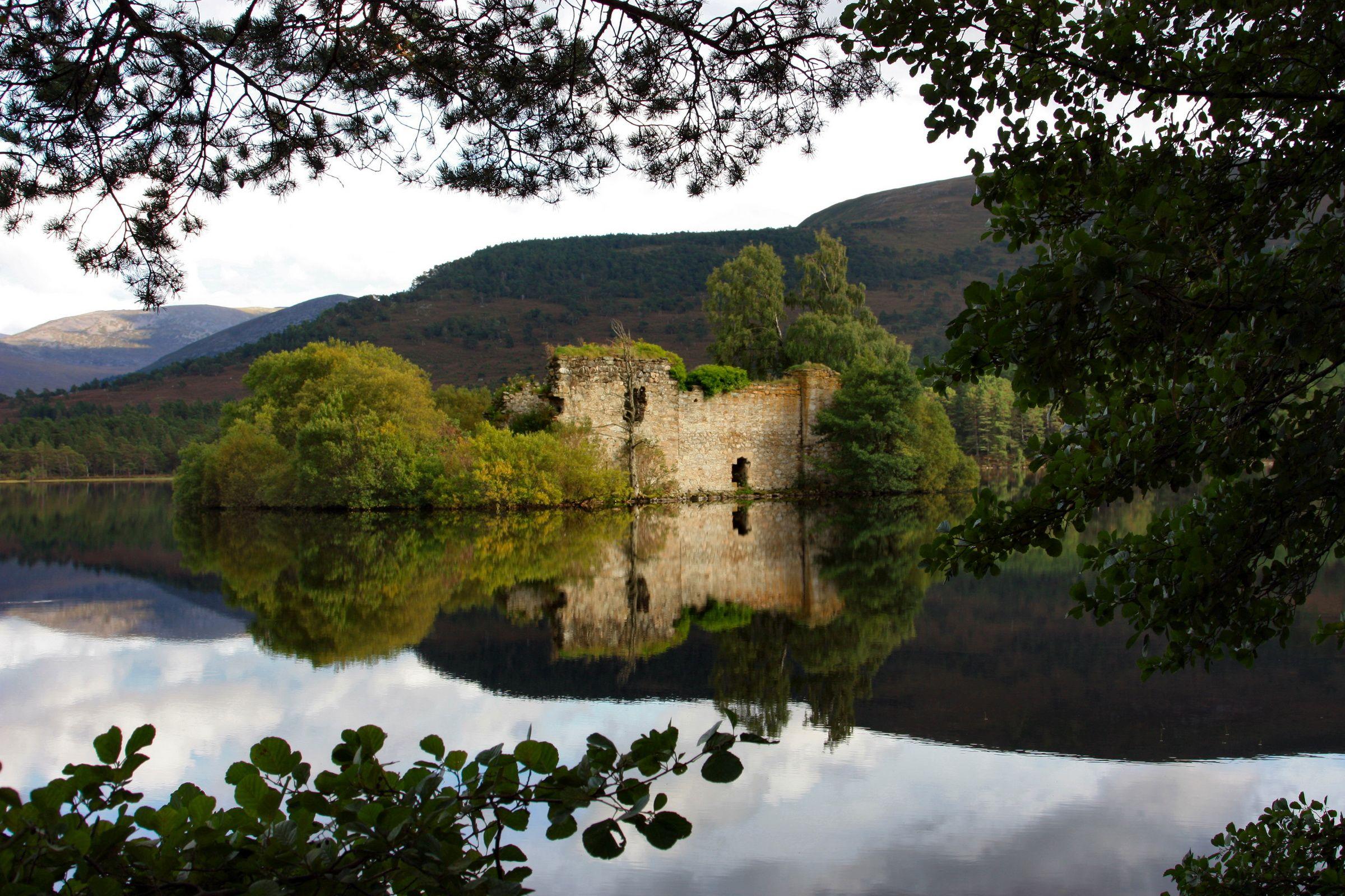 2400x1600 Desktop Wallpaper Scottish Castles Eilean Castle castle