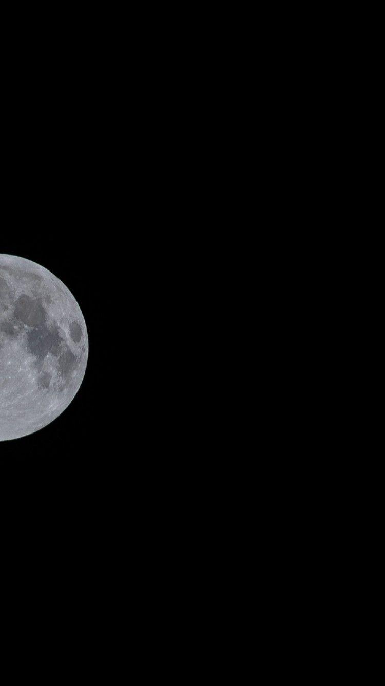 750x1334 Black & White image of full moon HD Wallpaper iPhone 6 / 6S