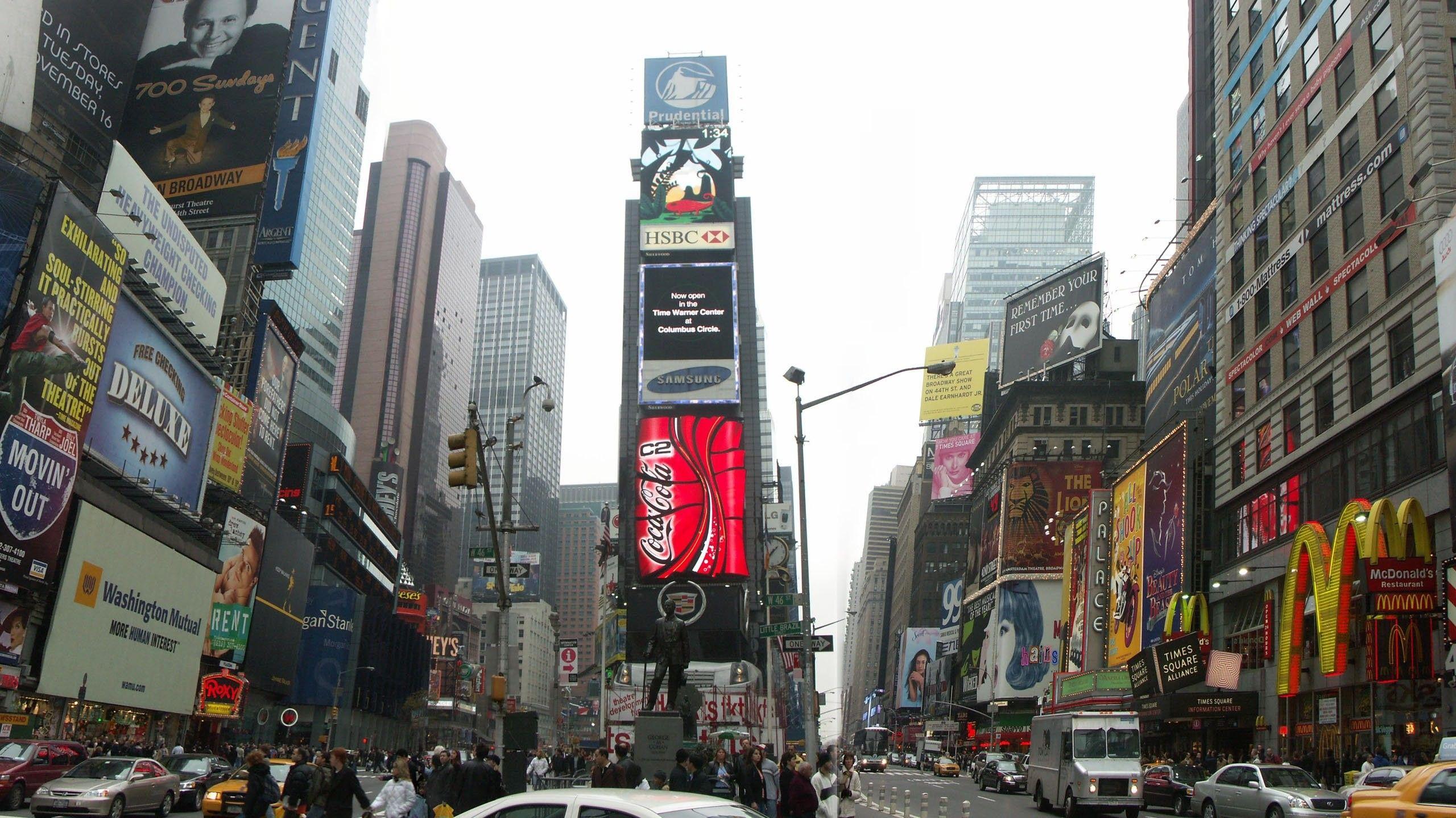 2560x1440 Times Square Wallpaper