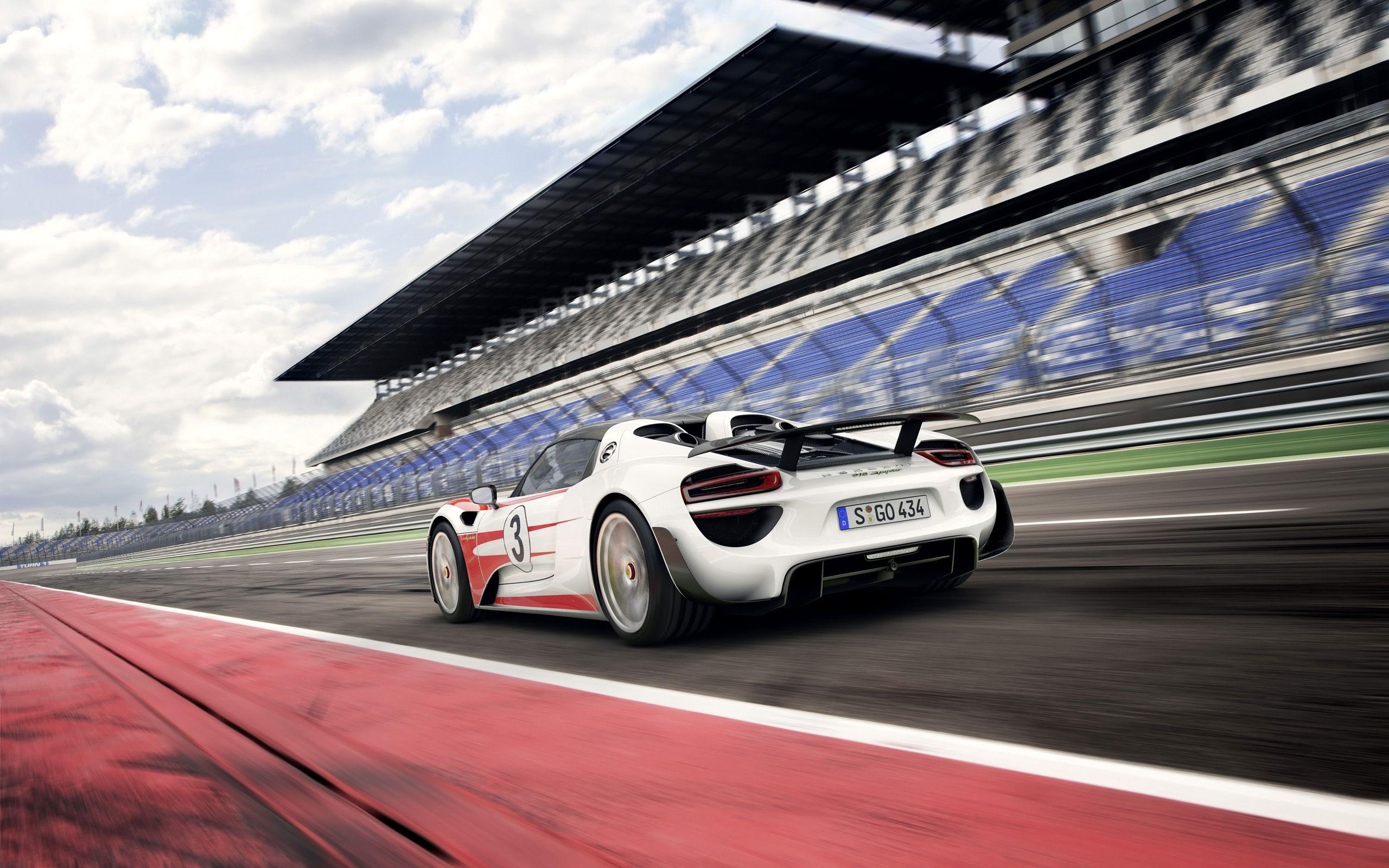 2560x1600 Porsche 918 Spyder Wallpaper