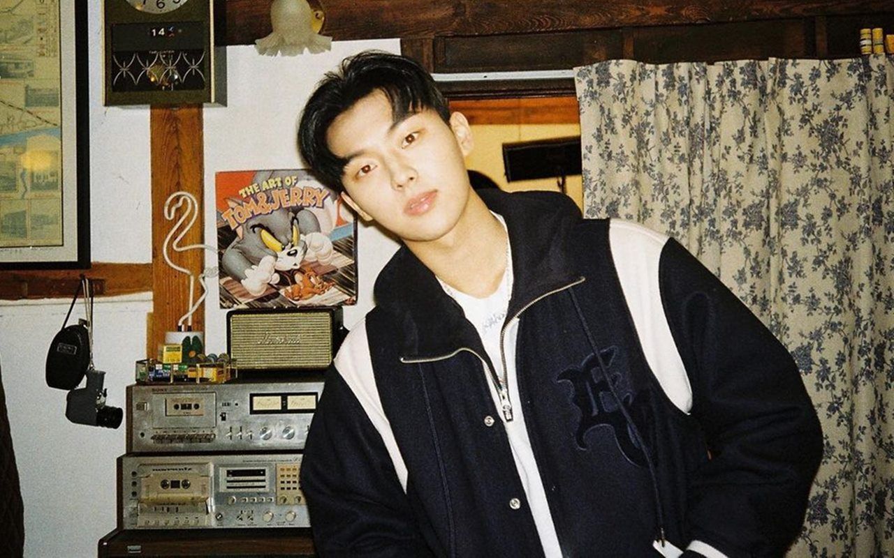 1280x800 Choi Hyun Wook '2521' Terlihat