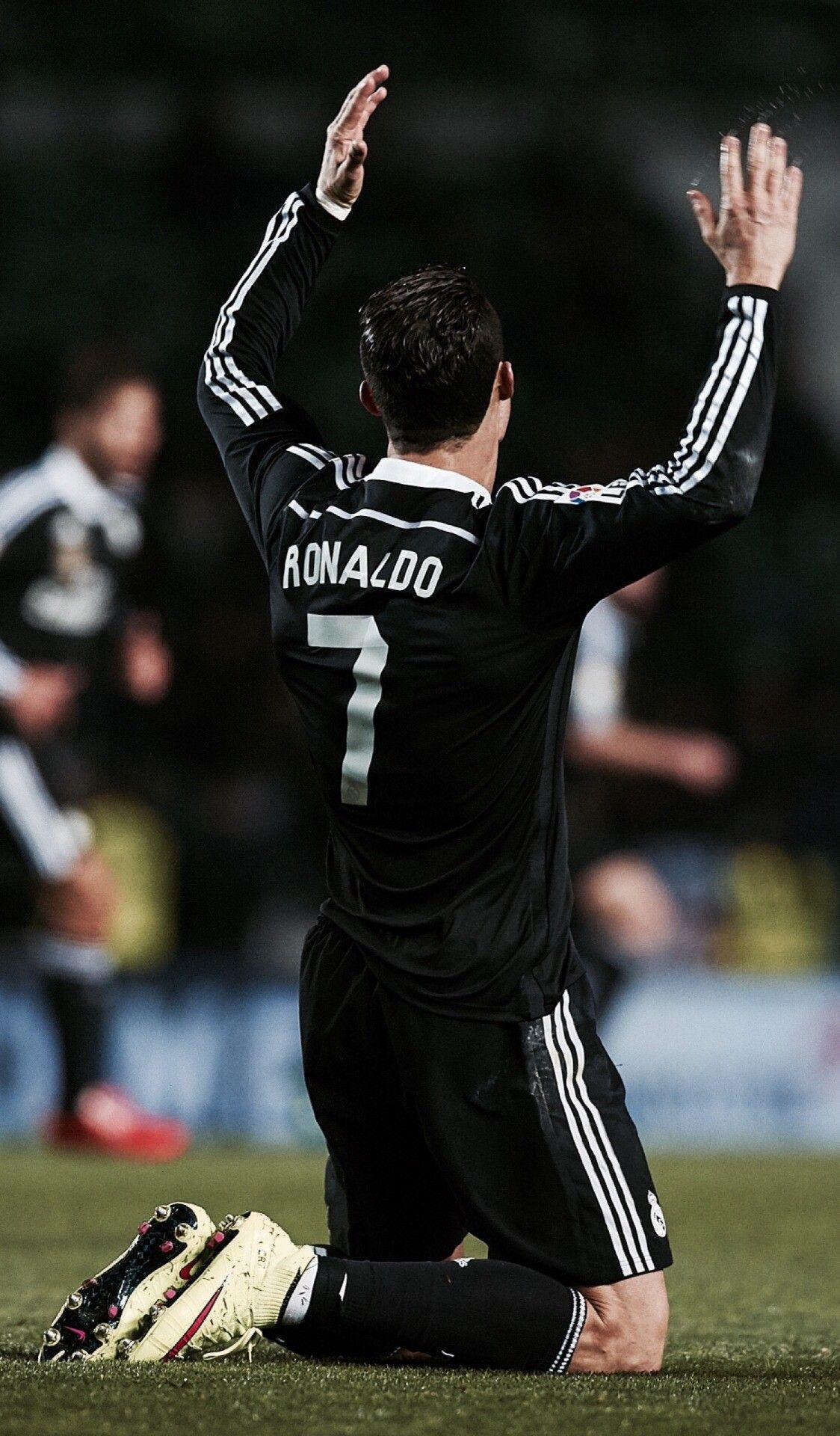 Cristiano Ronaldo Dark Wallpapers  Soccer Wallpapers for iPhone