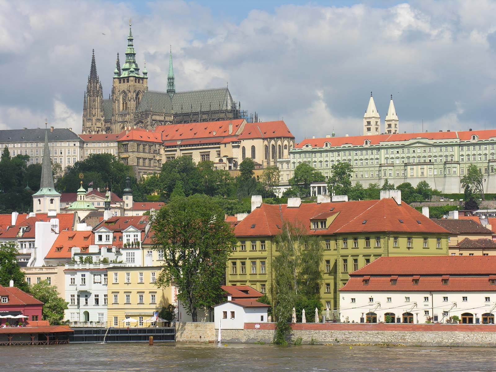 1600x1200 Photo: Castle and cathedral St. Vitus