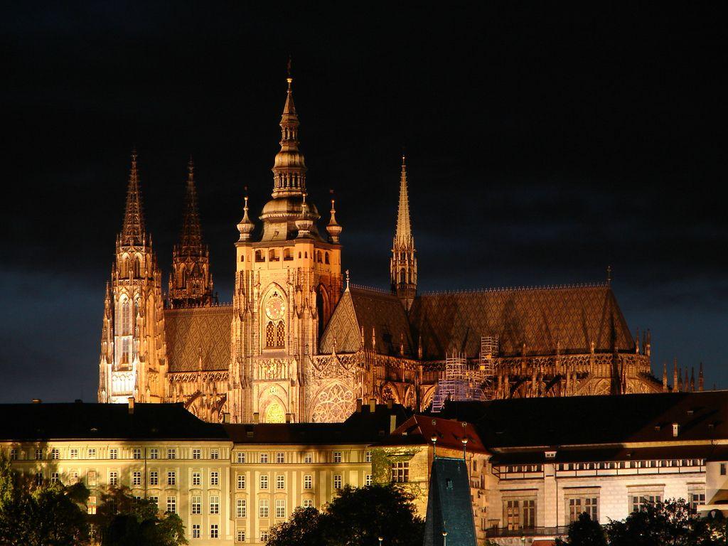 1024x768 Pražský hrad (Prague Castle). Castle and Charles Bridge (Ka