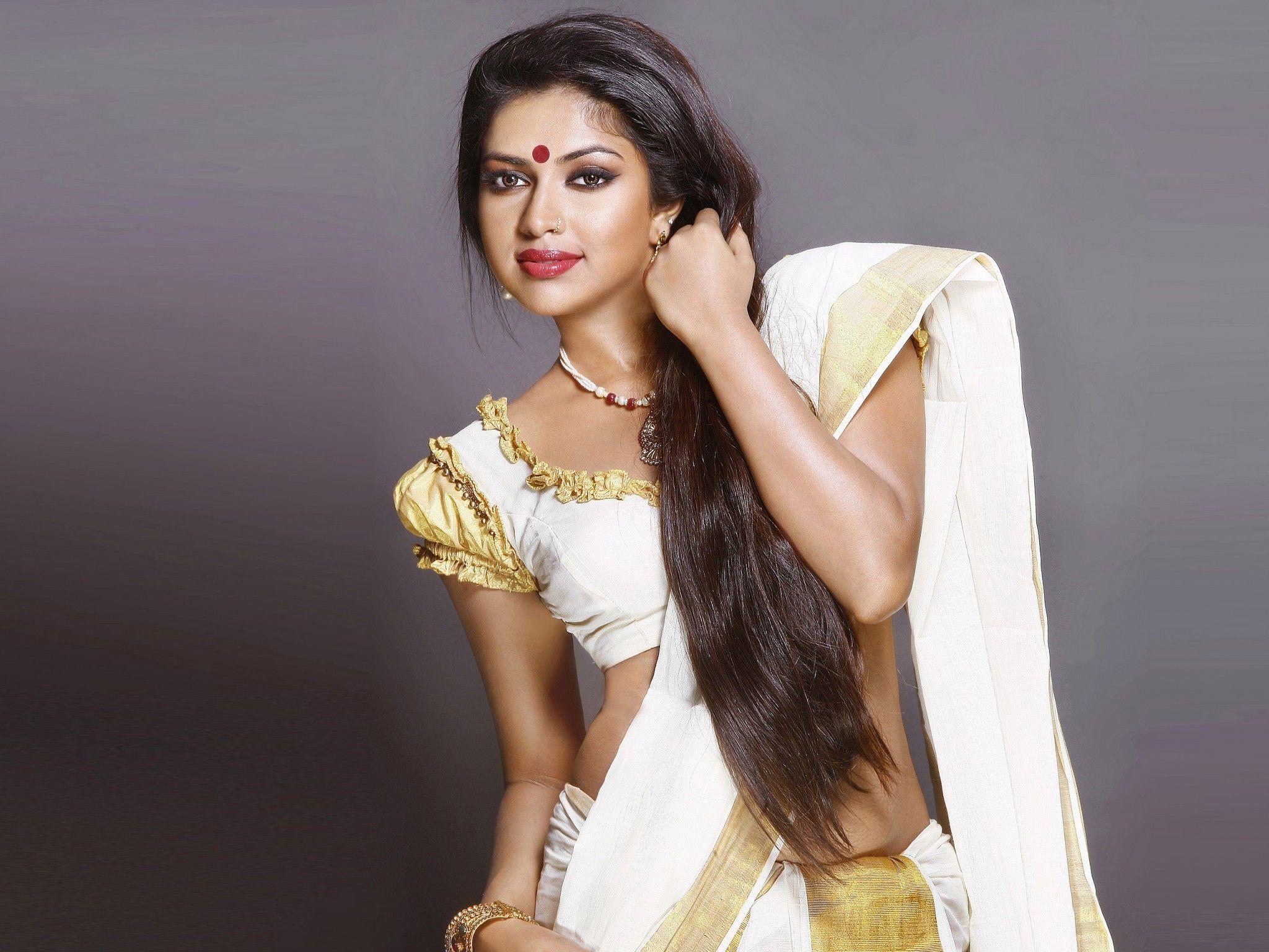 2048x1536 Wallpaper Amala Paul, Heroine, Kerala saree, Kasavu saree
