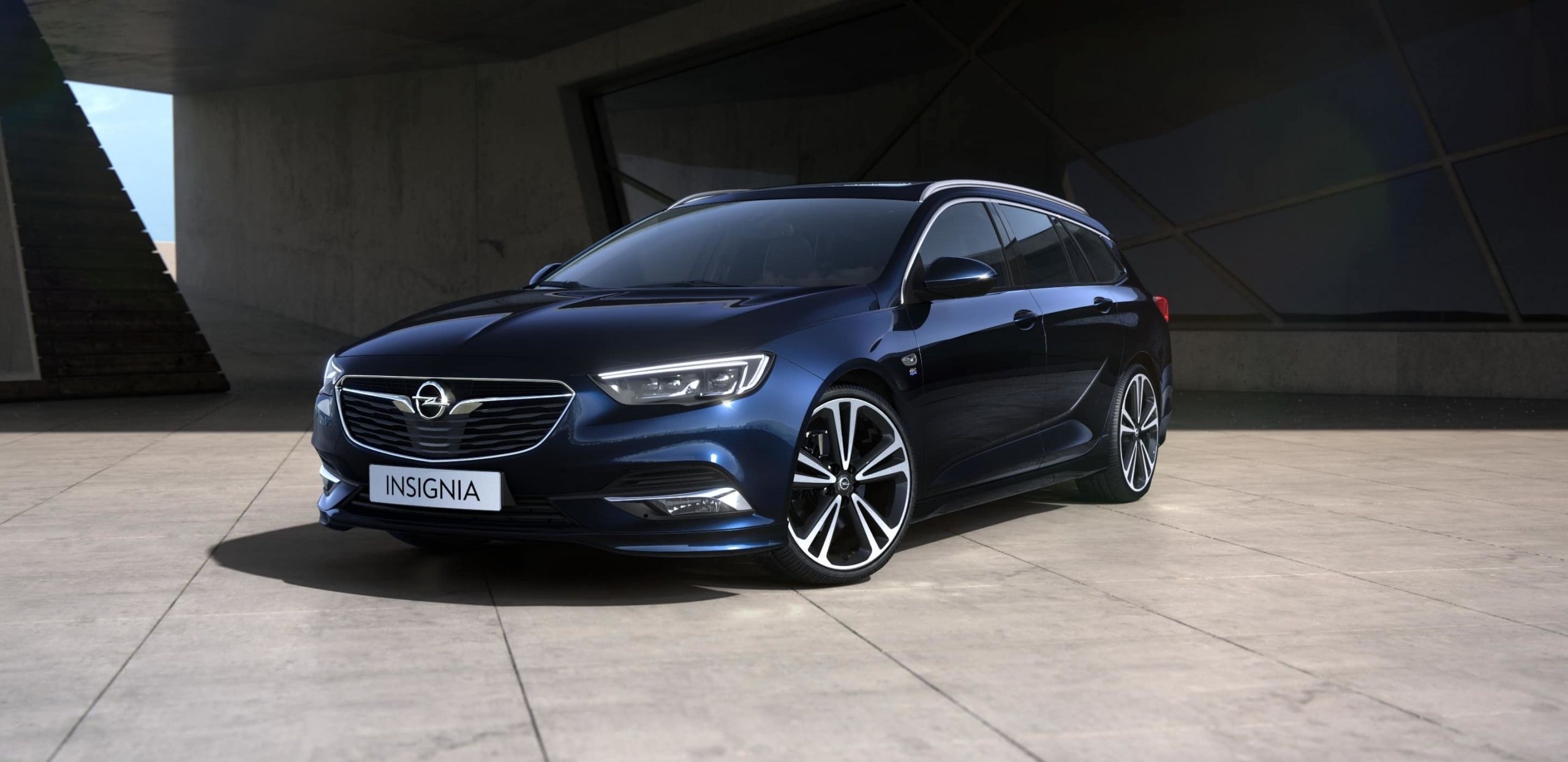 2560x1244 Opel Insignia Wallpaper