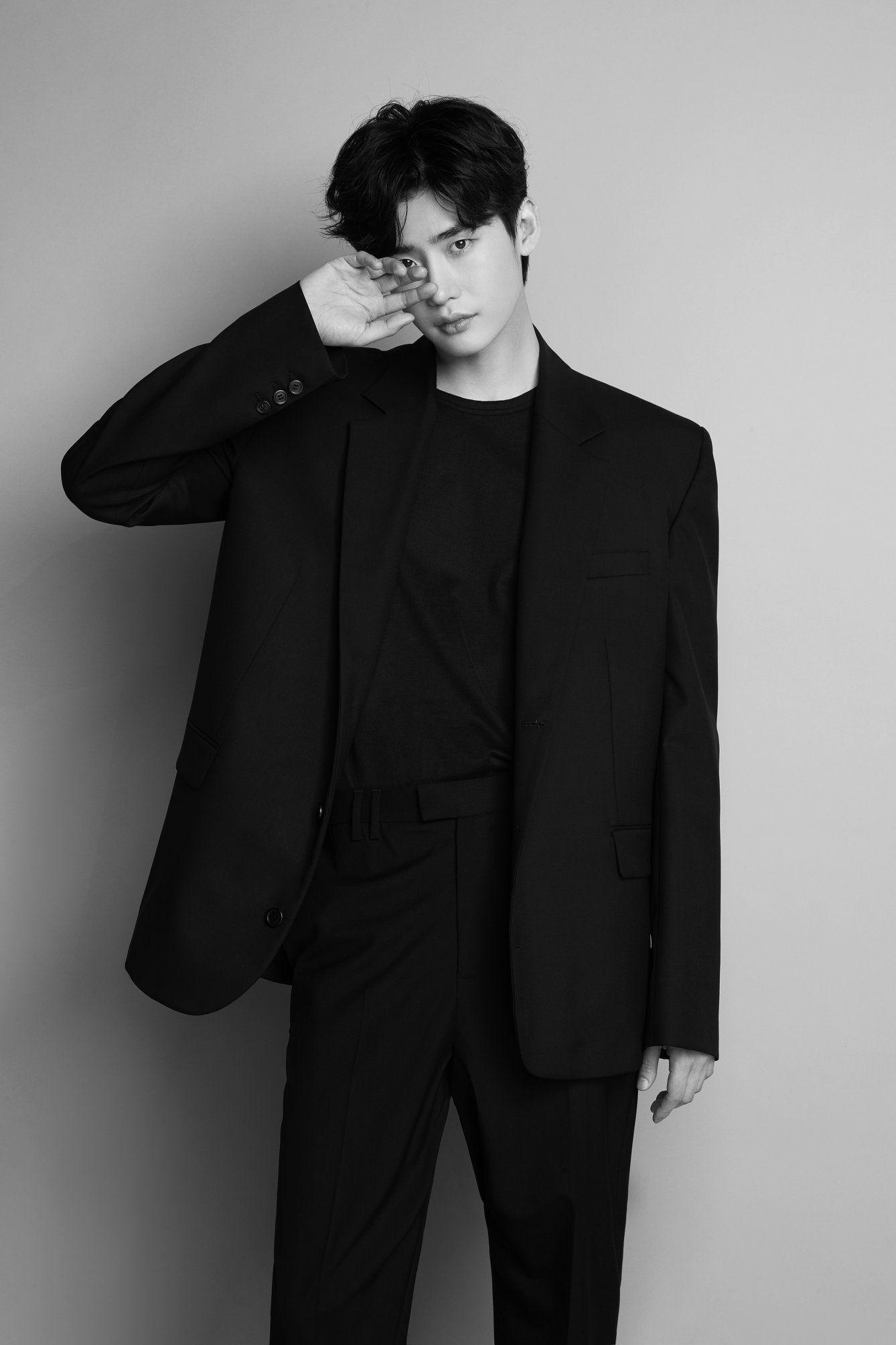 1338x2007 Lee Jong Suk