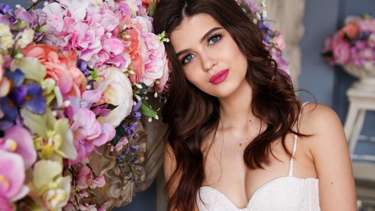 1280x720 Wallpaper Beautiful woman, 4K, Celebrities