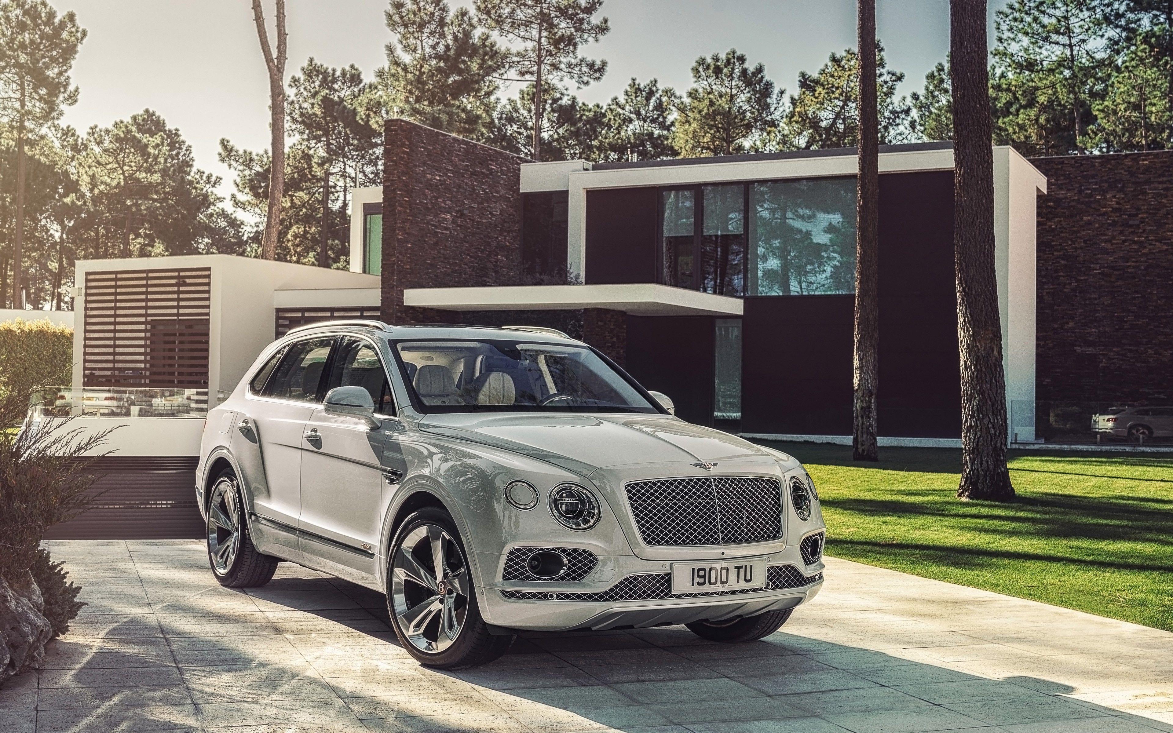 3840x2400 Download wallpaper: Bentley Bentayga Hybrid 2018 3840x2400