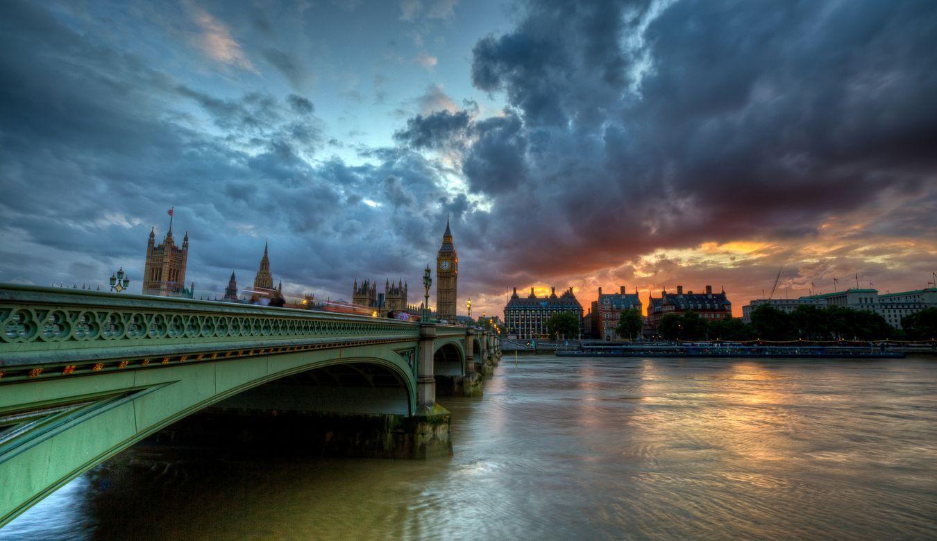 1350x780 London Desktop Background. London