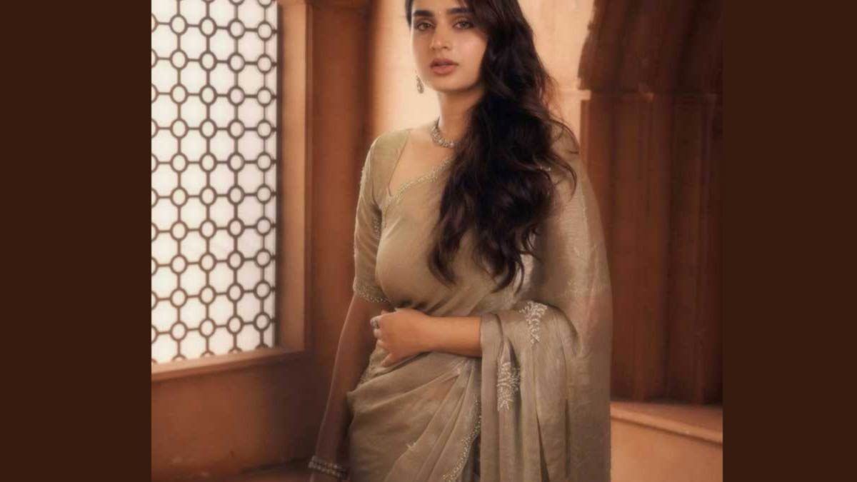 1200x675 Ayesha Khan Photo