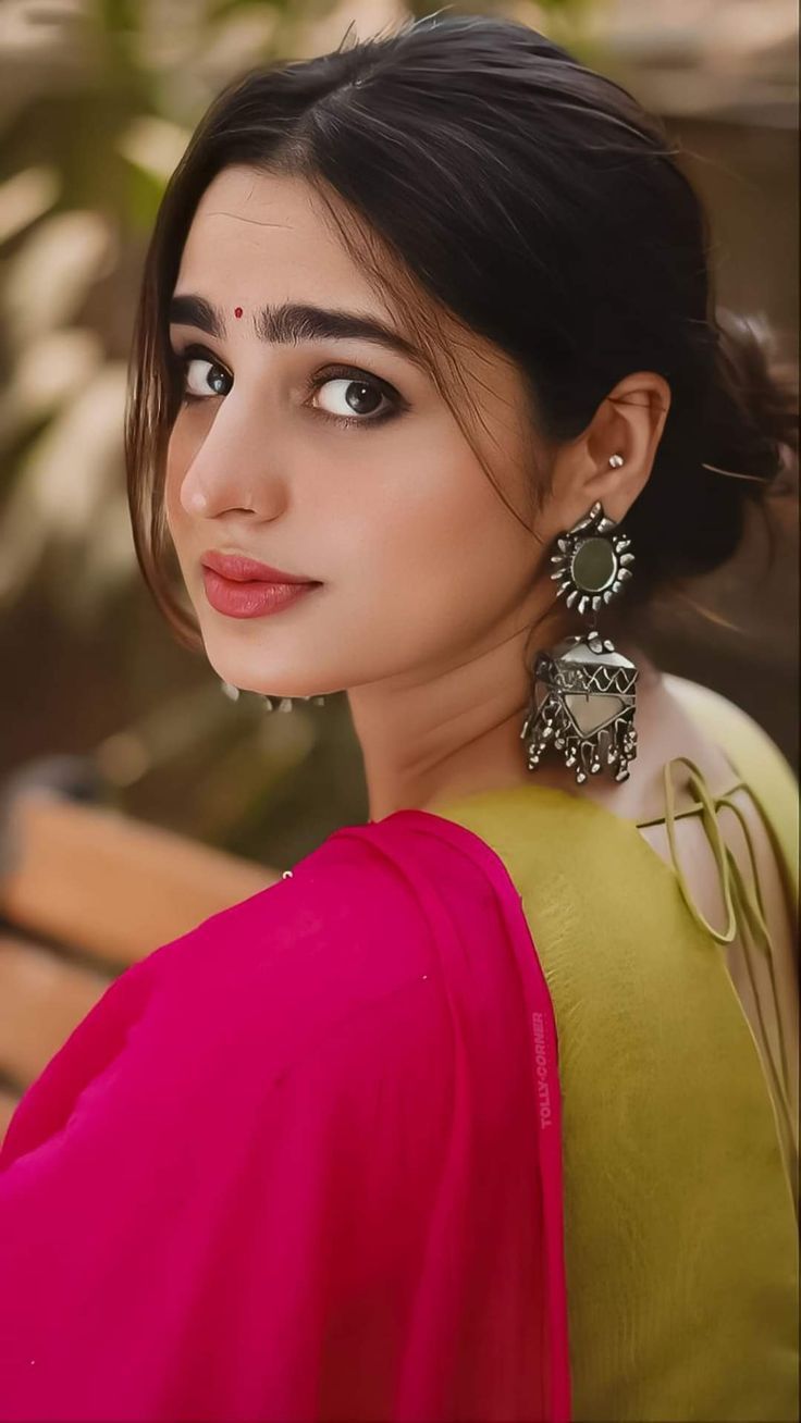 736x1308 Actresses