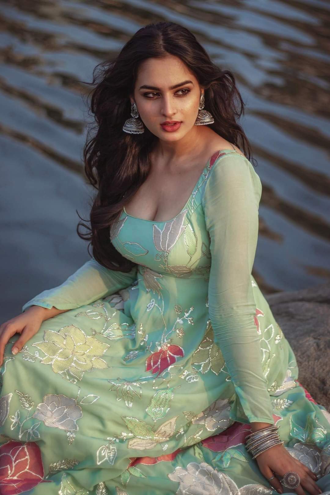 1080x1619 అయేషా ఖాన్ Photo & Image # 10074