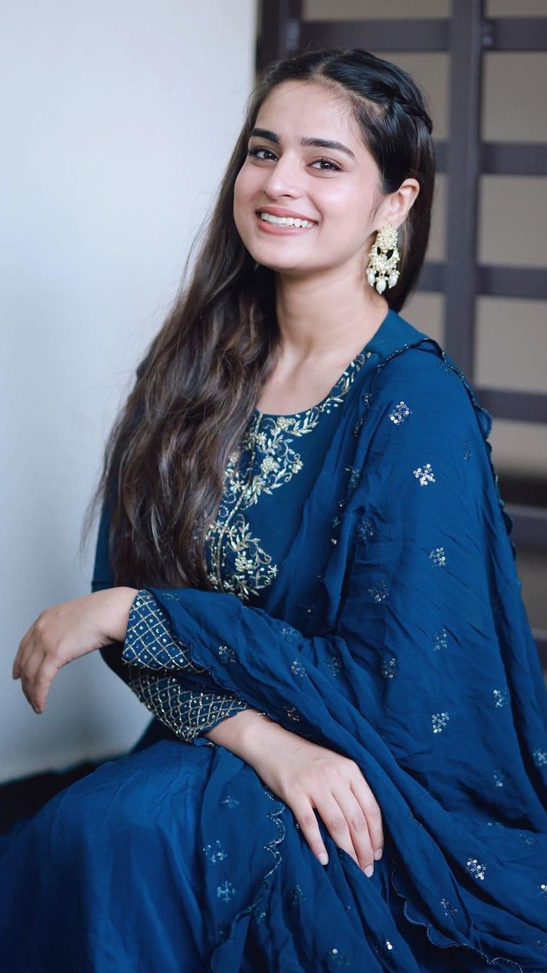 1080x1920 Bigg Boss 17 Wild Card Entry Ayesha Khan