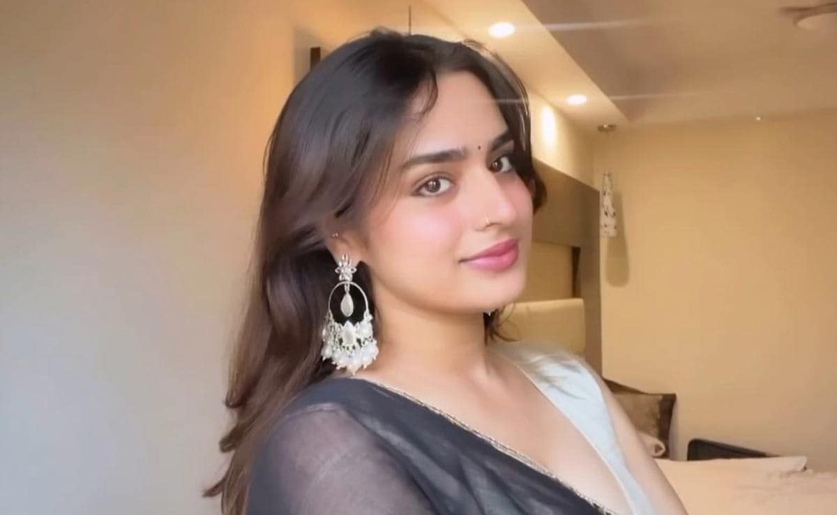 1200x738 Ayesha Khan's Festive Makeup Look Is