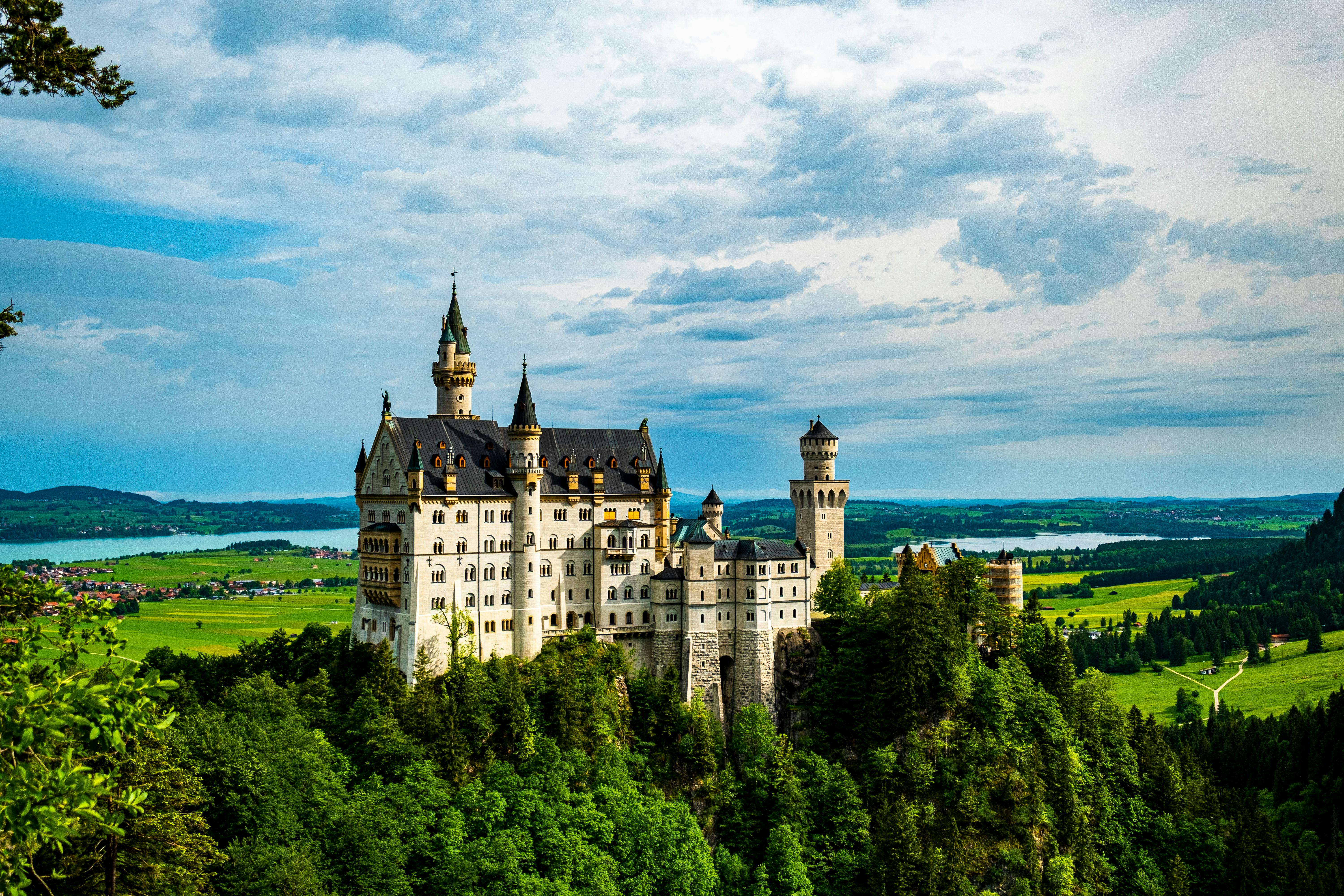 6000x4000 White Castle on Top of Hill · Free