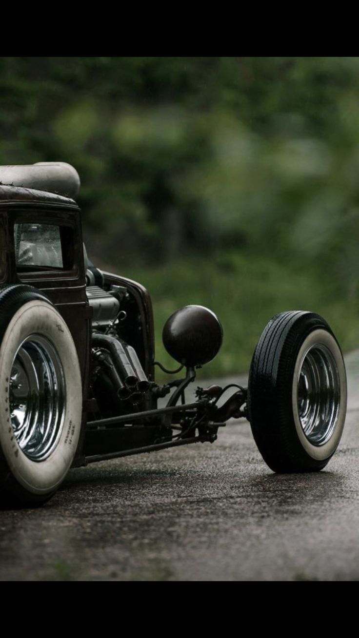 736x1309 Rat Rod in the rain