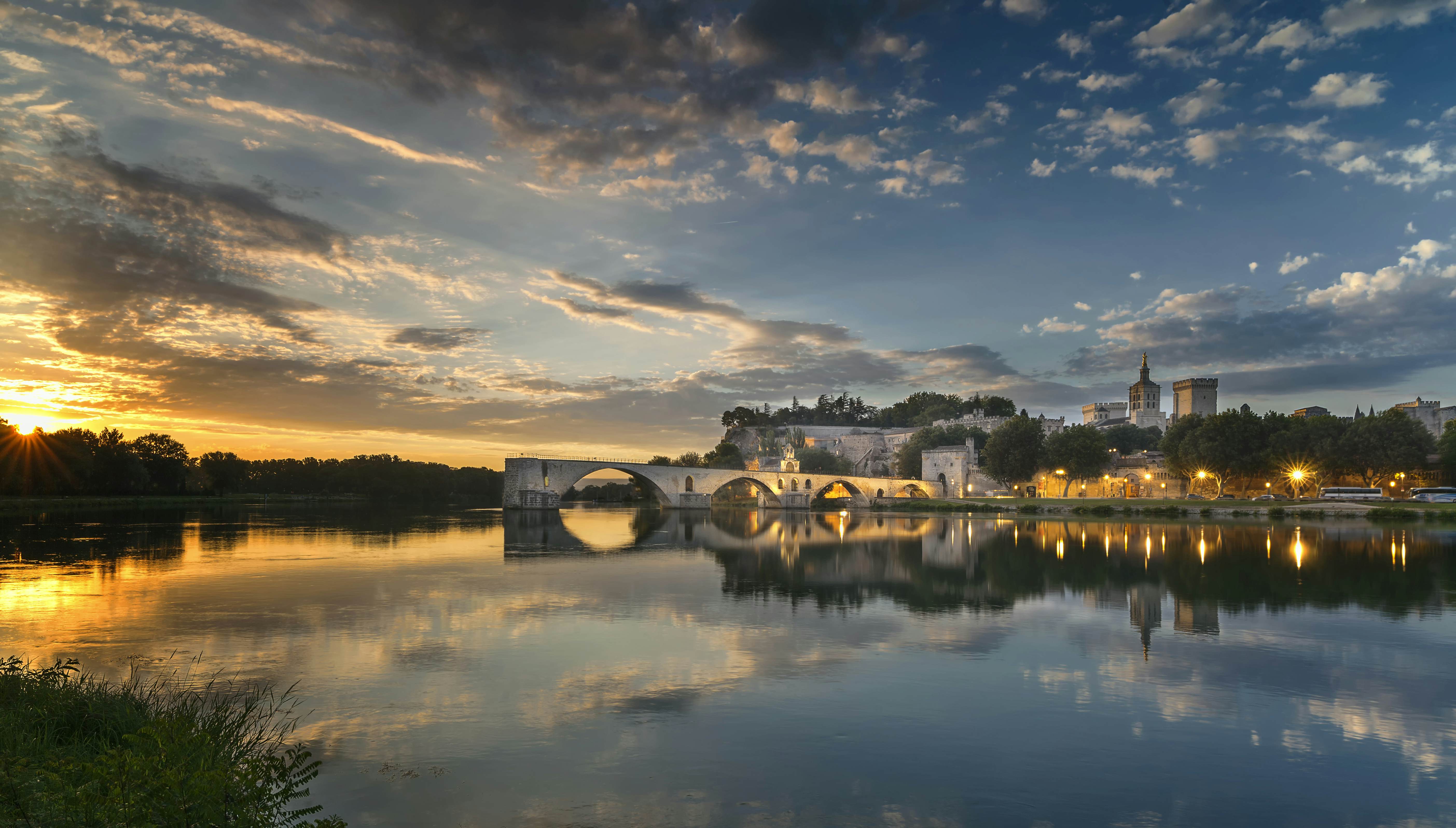 5614x3193 Avignon travel Planet. France