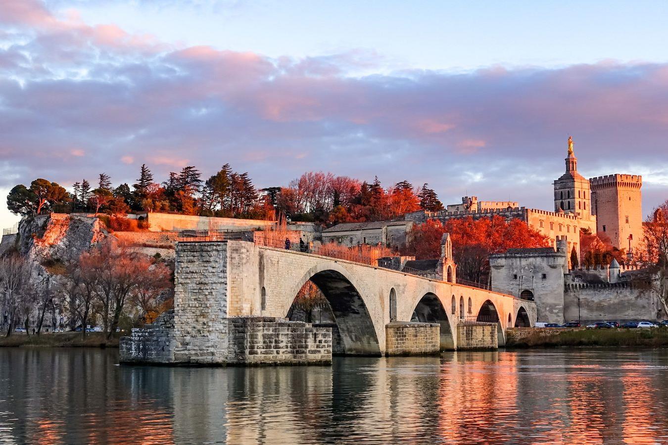 1350x900 AVIGNON
