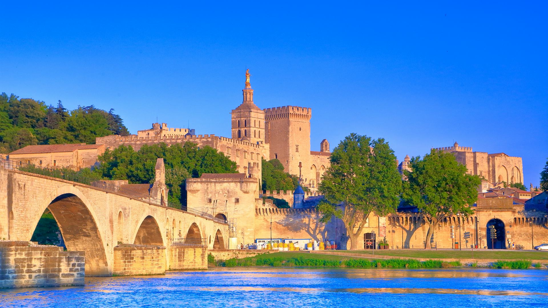 1920x1080 Arles and Avignon