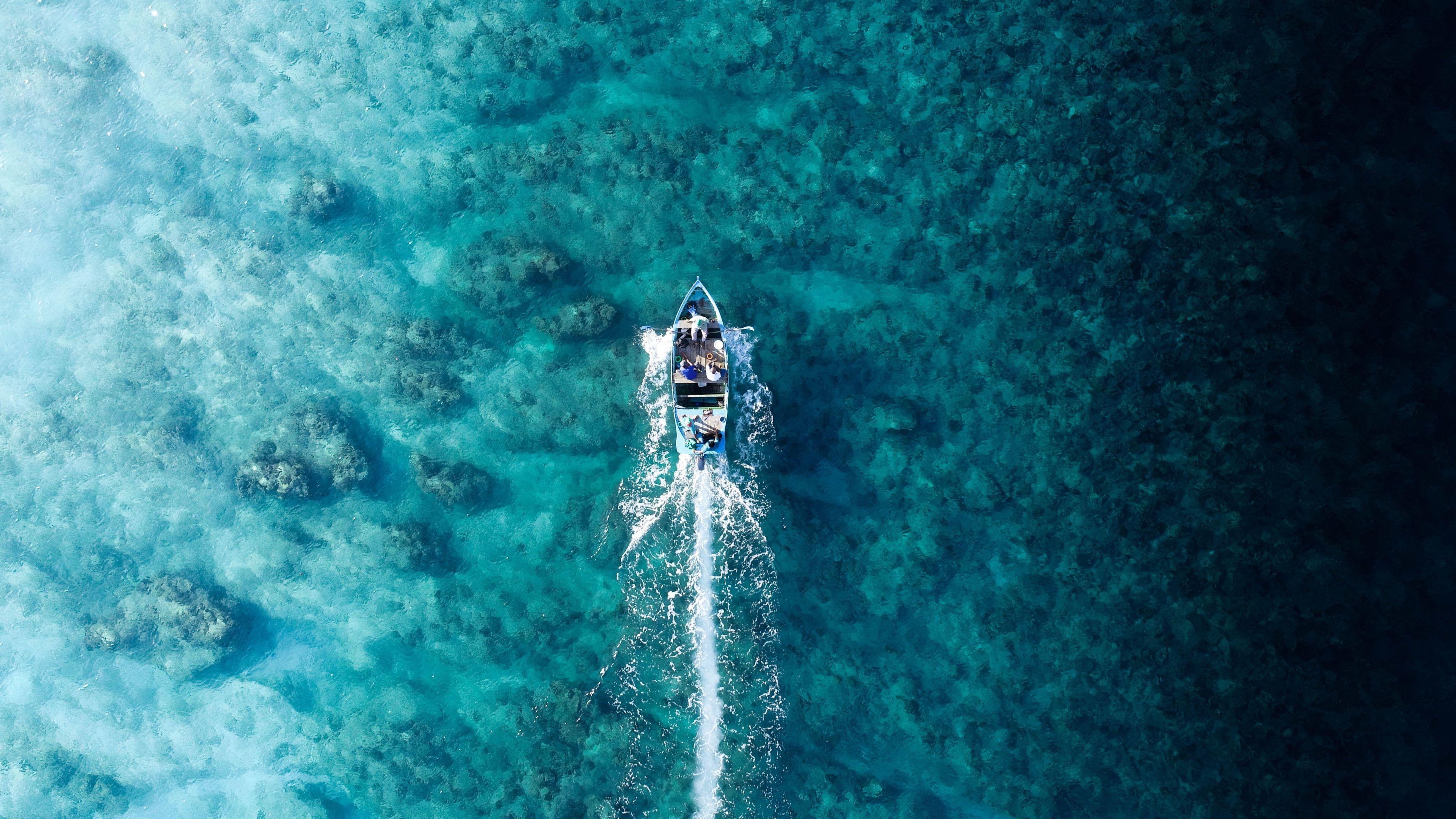 3840x2160 Download 3840x2160 wallpaper boat, holiday, blue sea, aerial