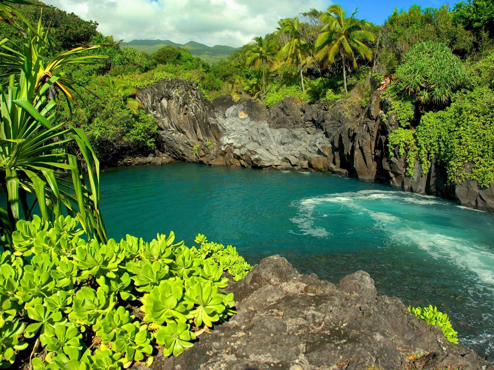 1600x1200 Beautiful scenery of Hawaii Wallpaper Wallpaper
