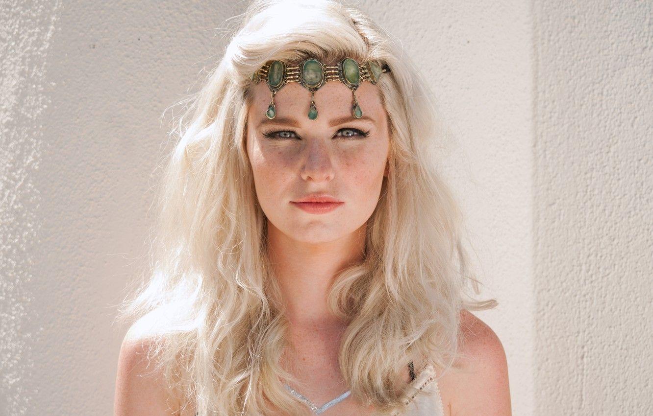 1332x850 Wallpaper Girl, Blonde, Style, Life, Hippie, Necklace