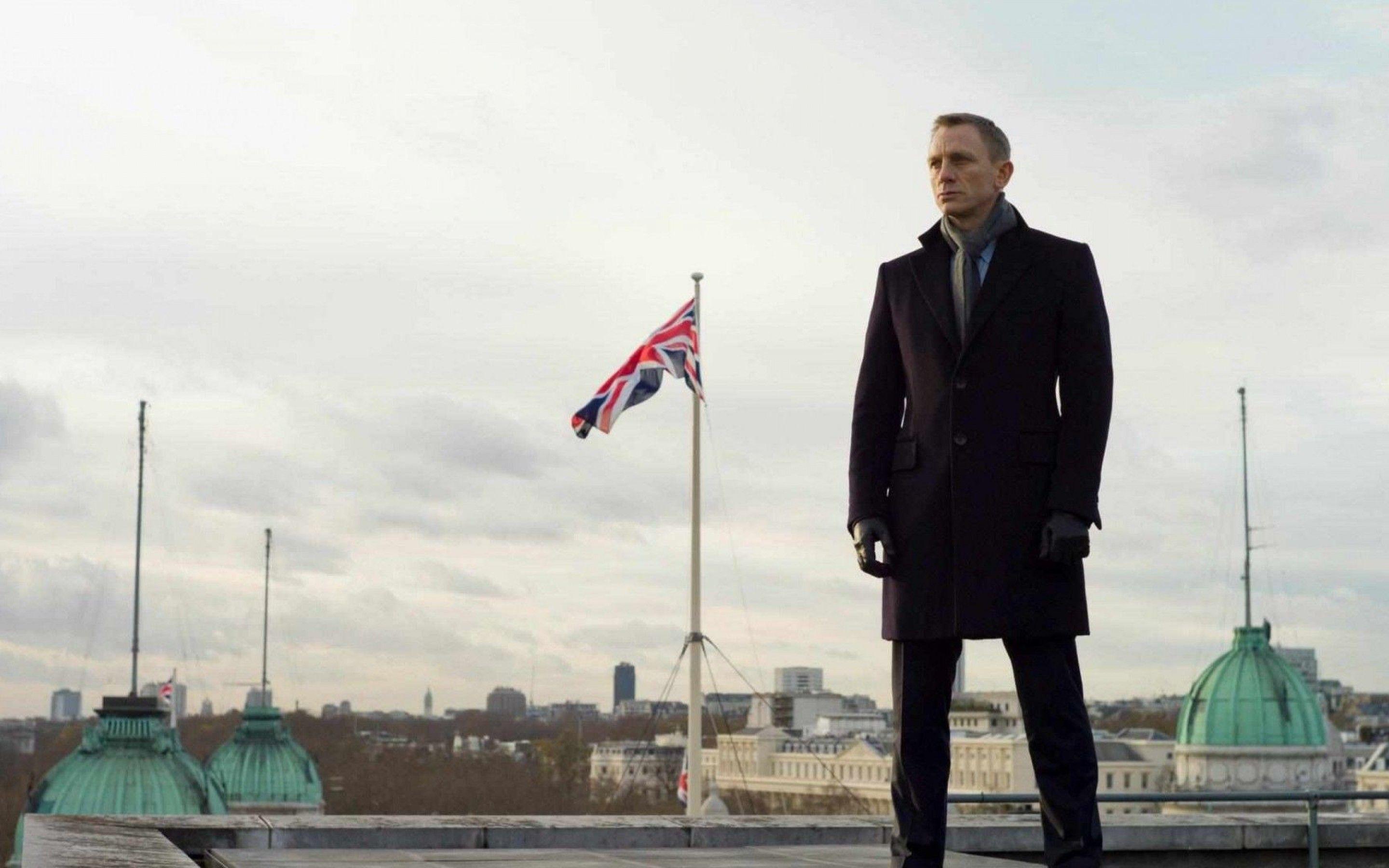 2880x1800 Awesome James Bond Wallpaper