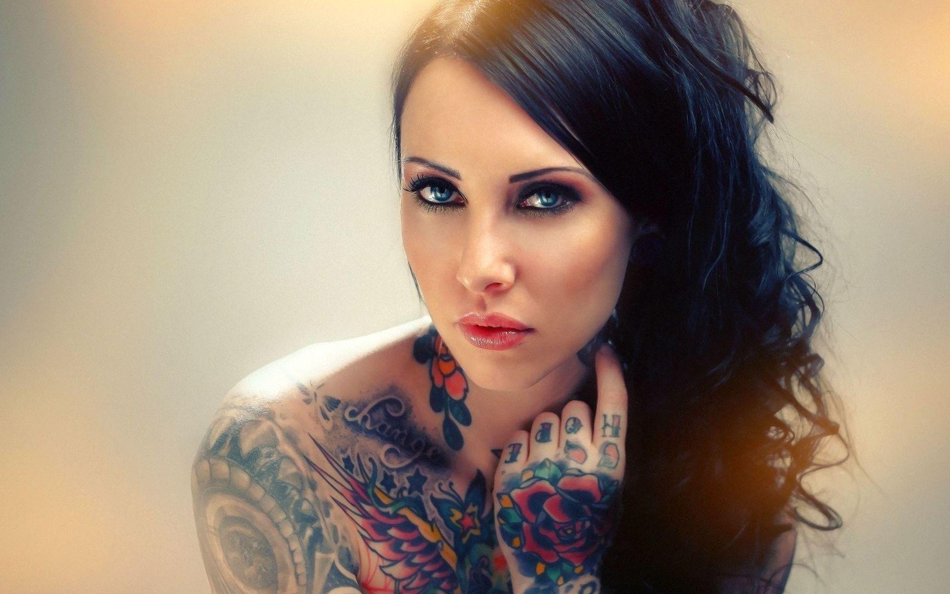 1920x1200 Tattooed Girls wallpaperx1200