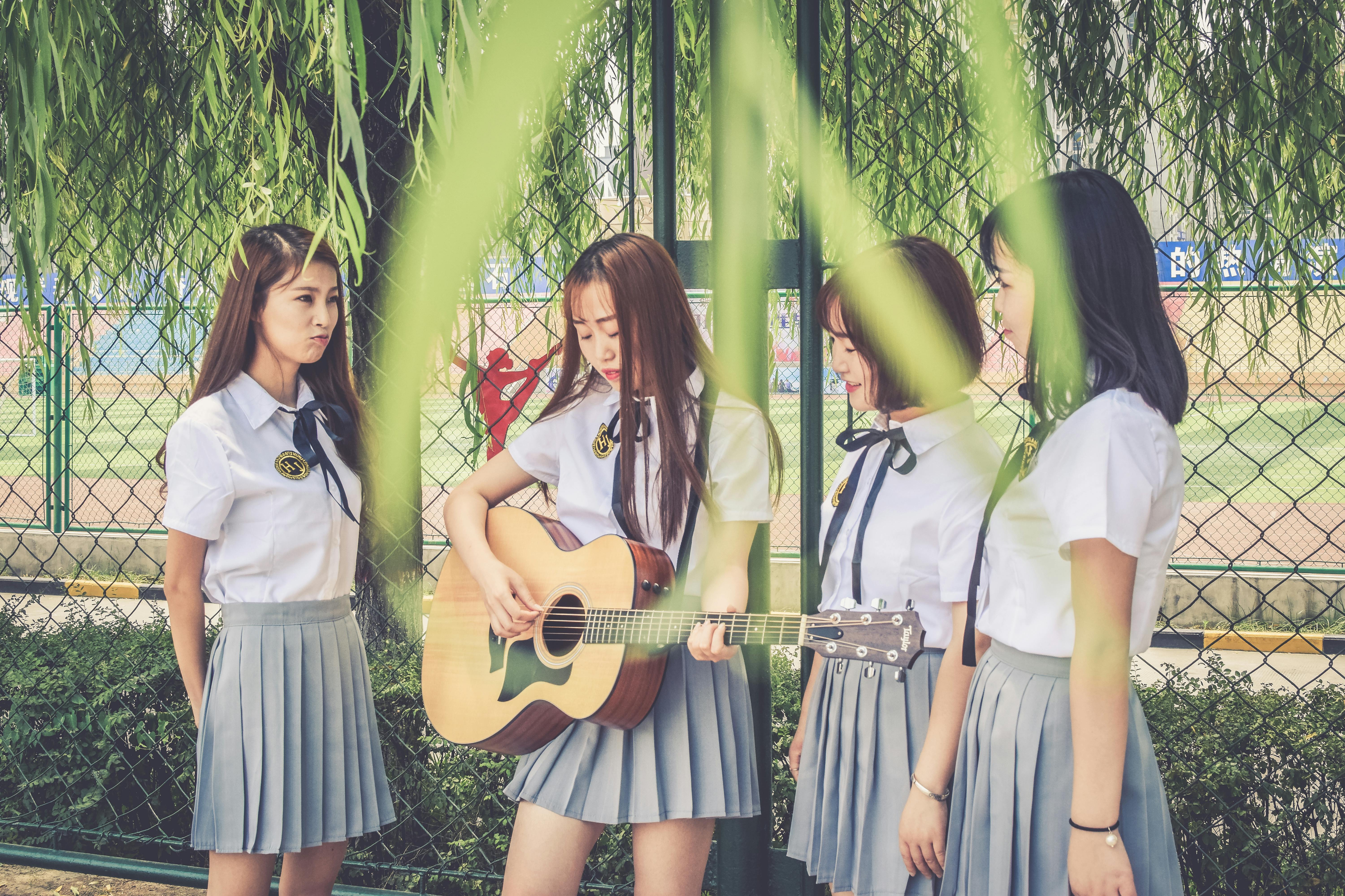6000x4000 School Friends Photo, Download