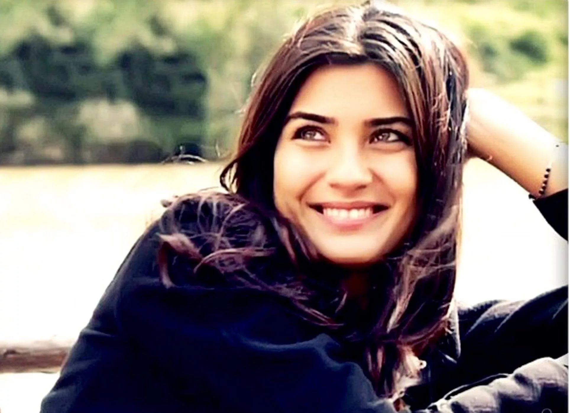 1928x1396 Tuba Büyüküstün Wallpaper