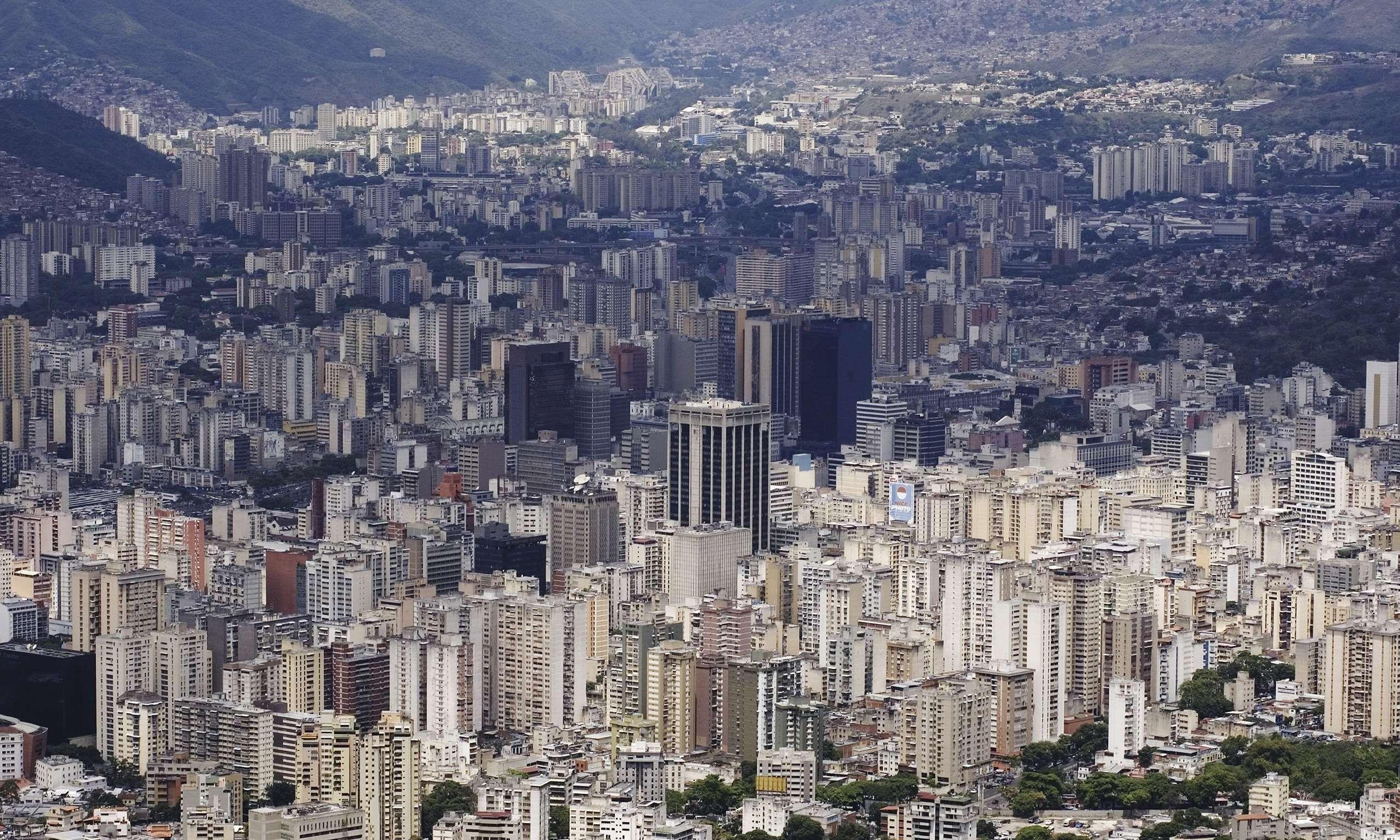 2560x1536 Caracas Wallpaper