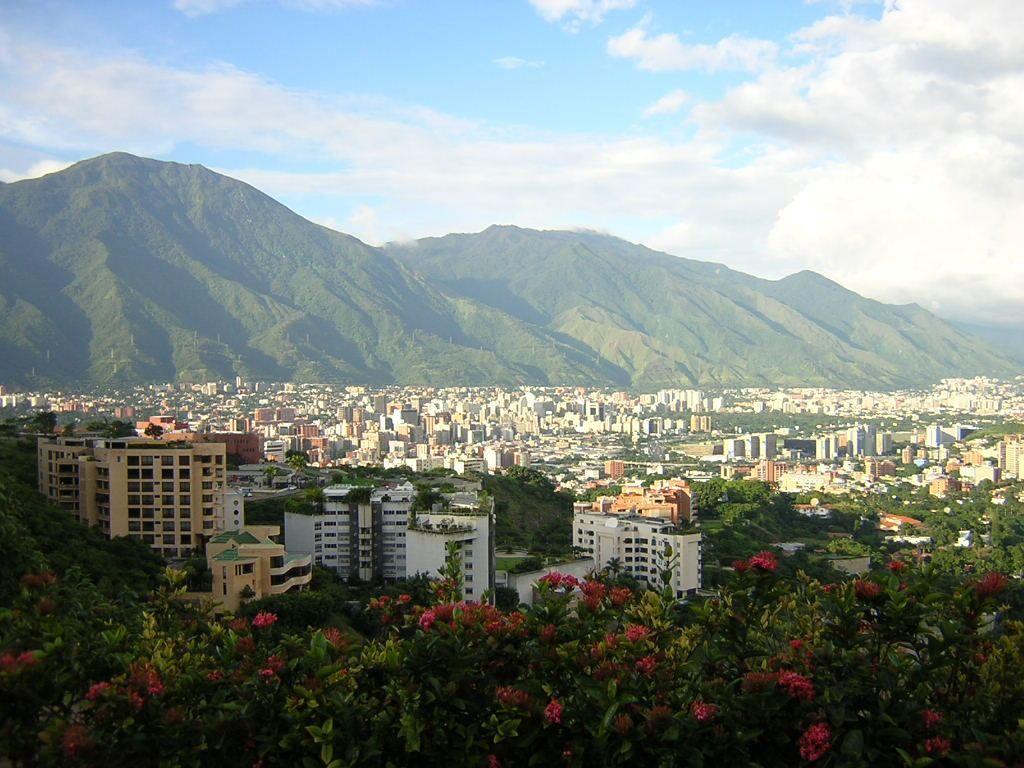 1024x768 Awesome Caracas Widescreen Picture