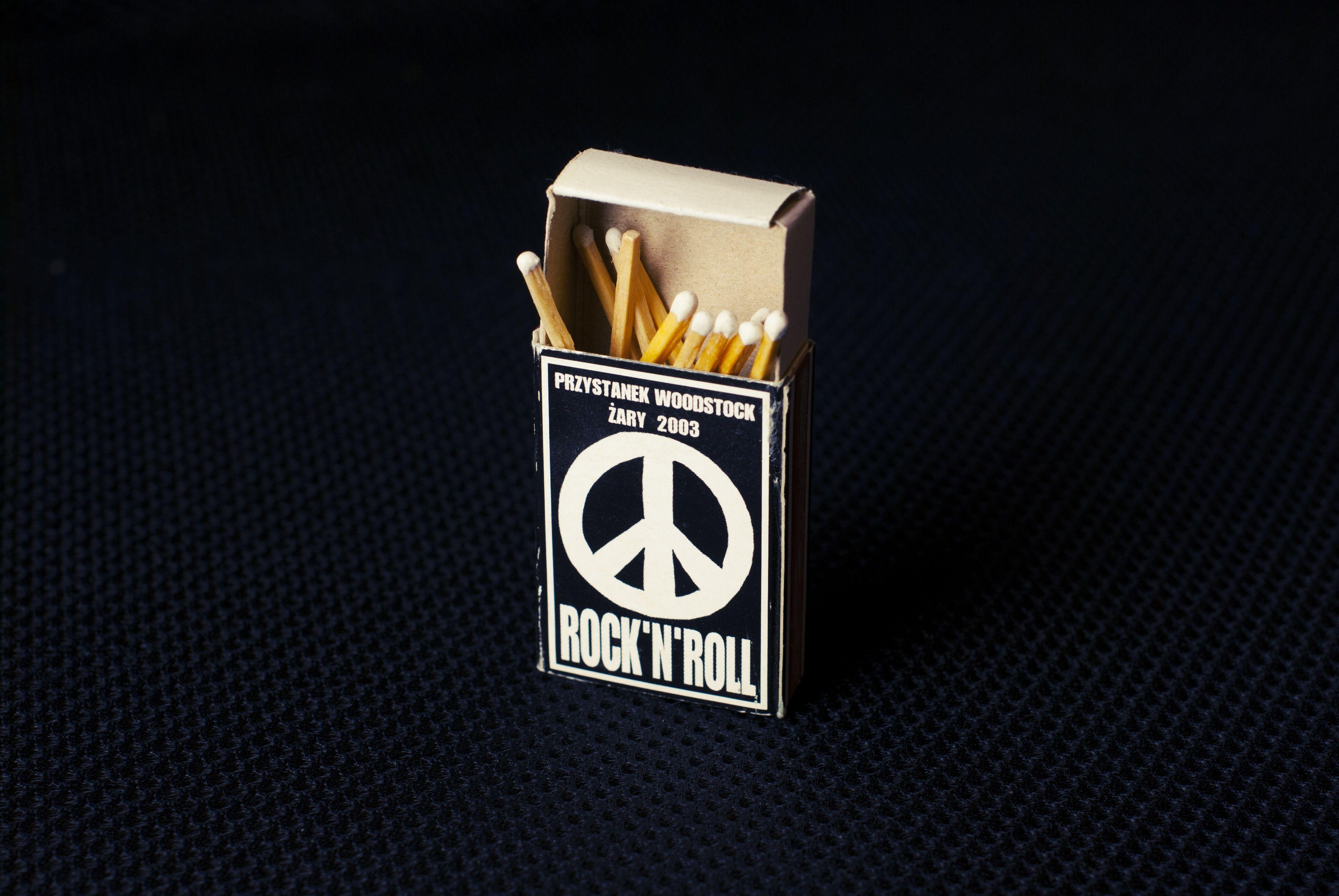 3872x2592 wallpaper. rock 'n' roll matchbox