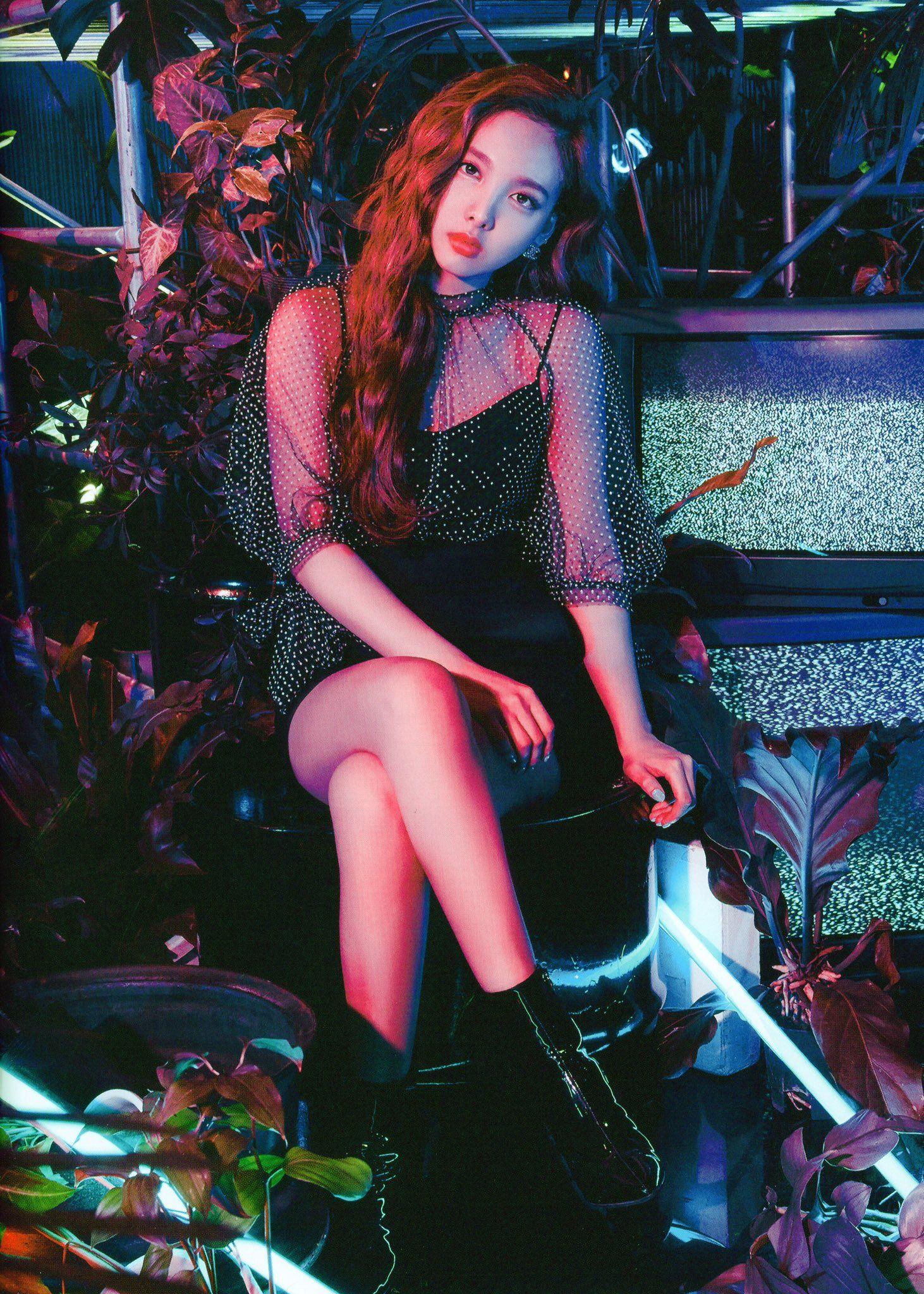1462x2048 Breakthrough: Nayeon (JYP Ent) Wallpaper